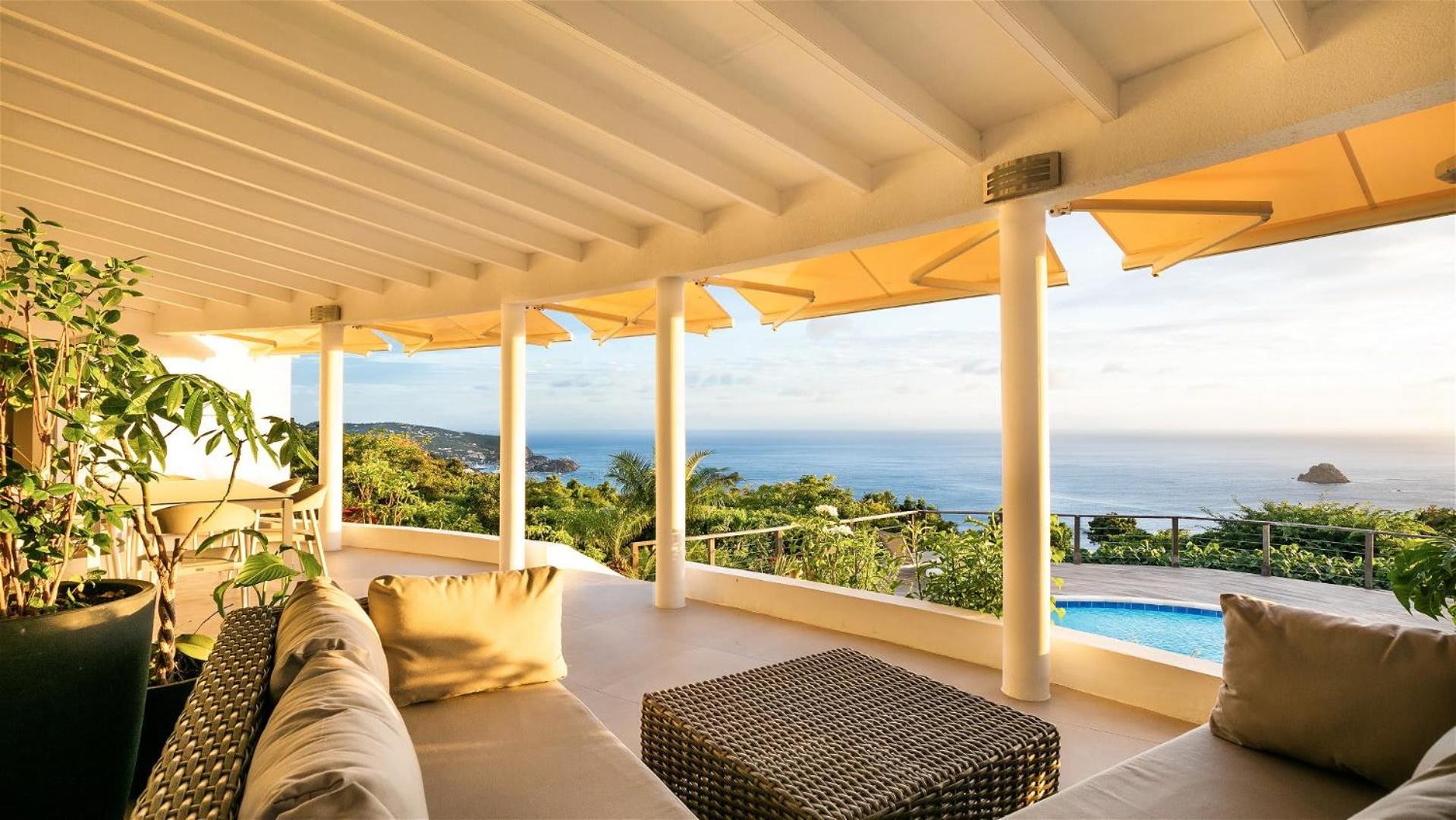 Traditional Style Villa with Modern Decors