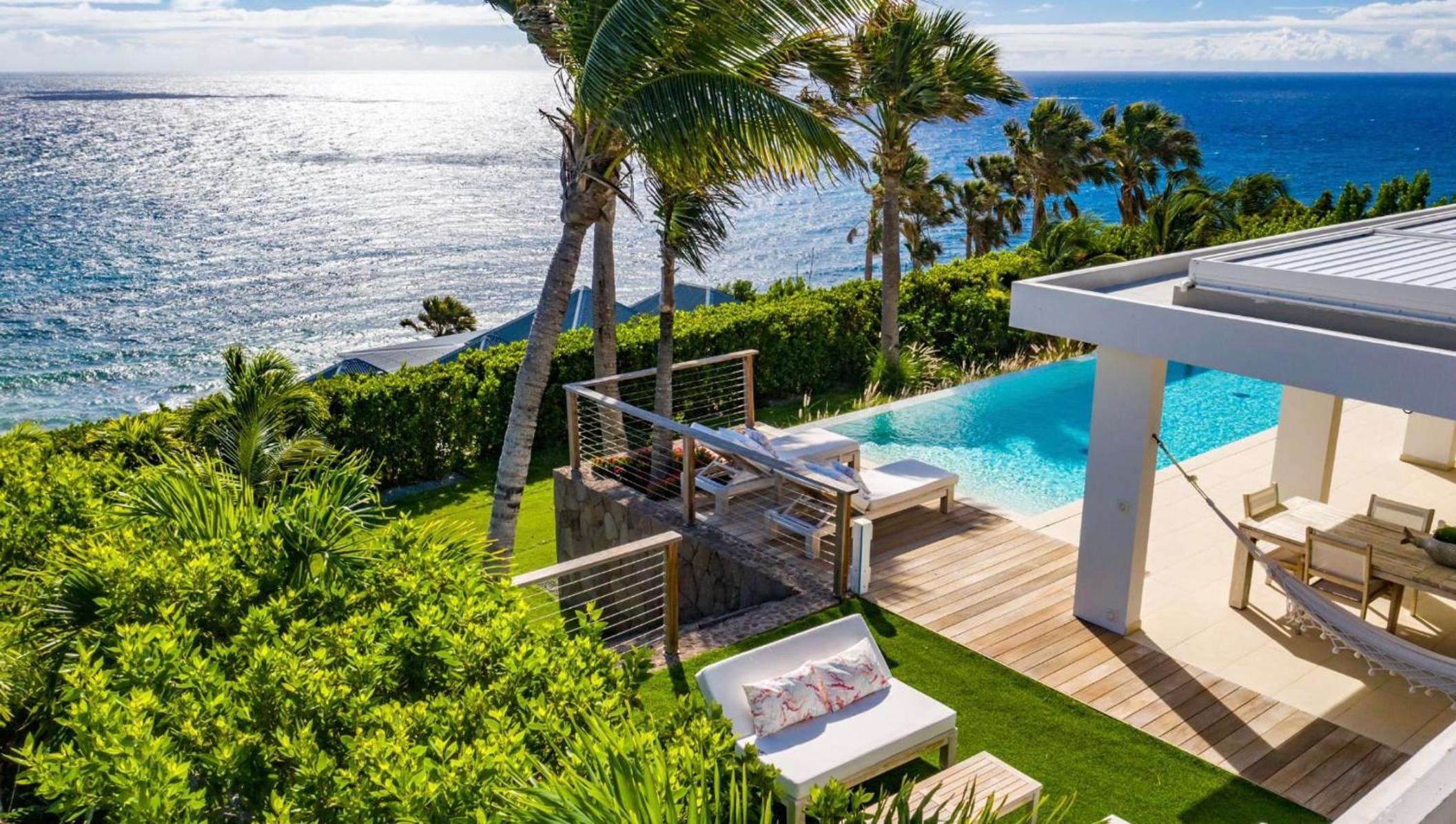 Open-Plan Villa with an Amazing View