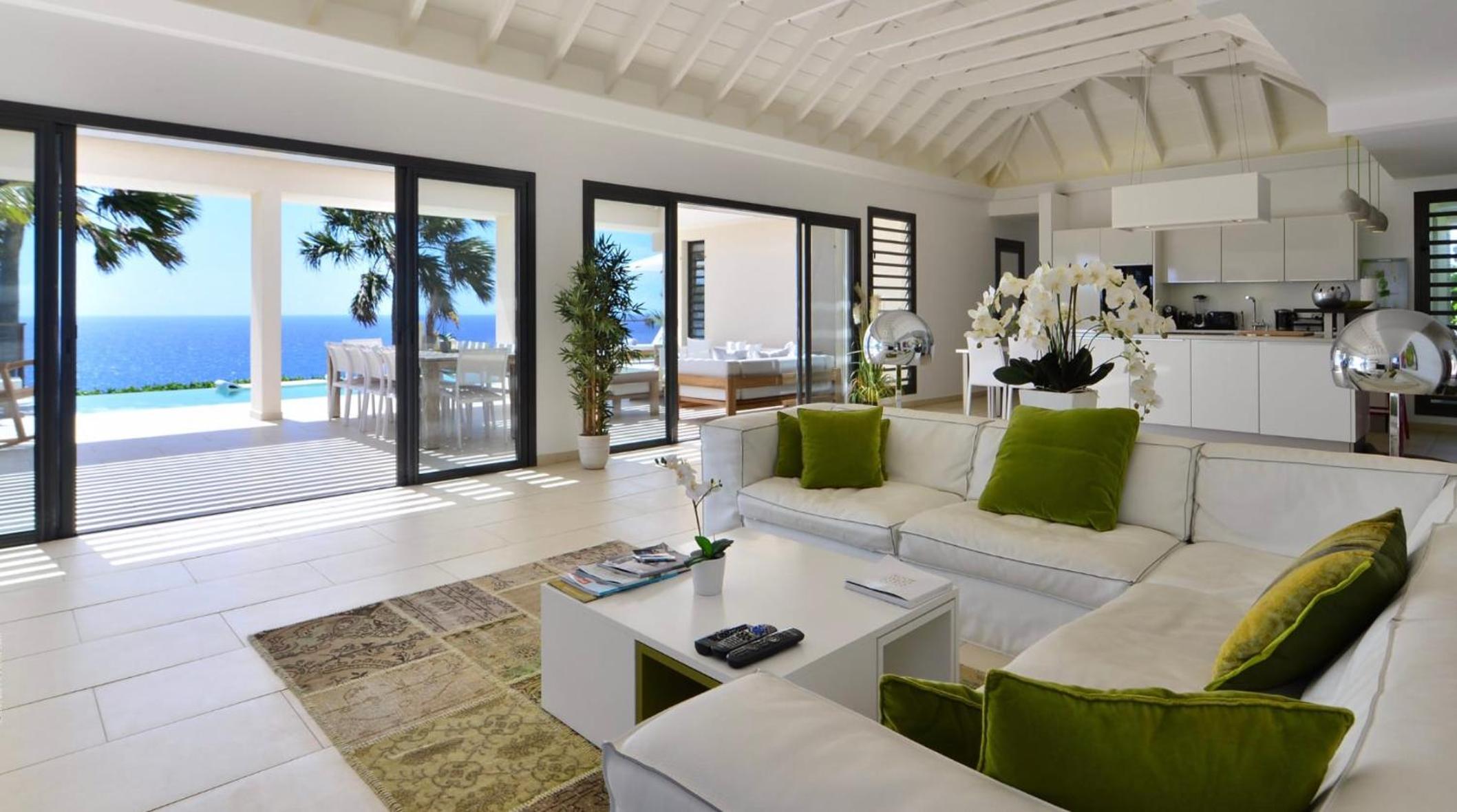 Open-Plan Villa with an Amazing View