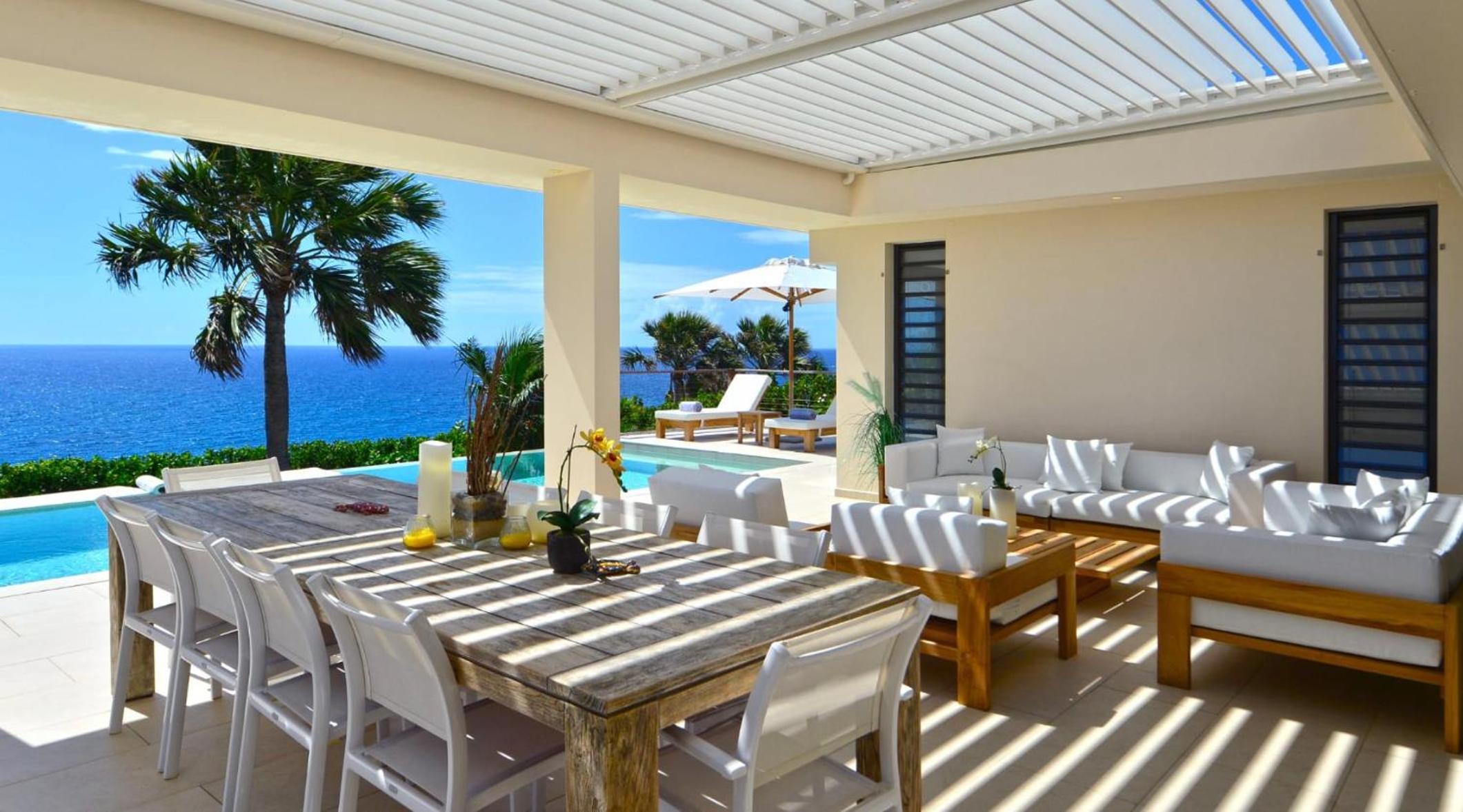 Open-Plan Villa with an Amazing View