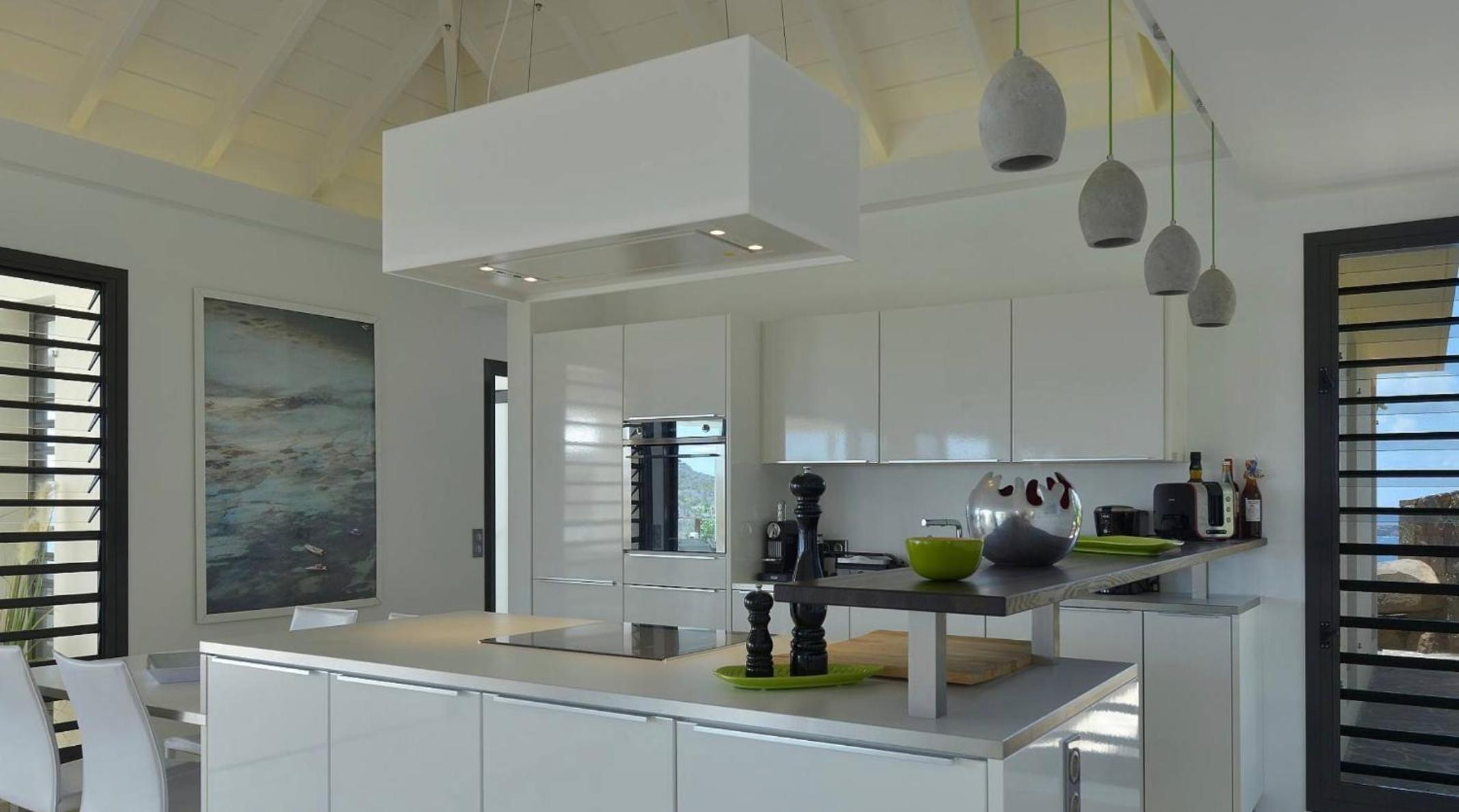 Open-Plan Villa with an Amazing View
