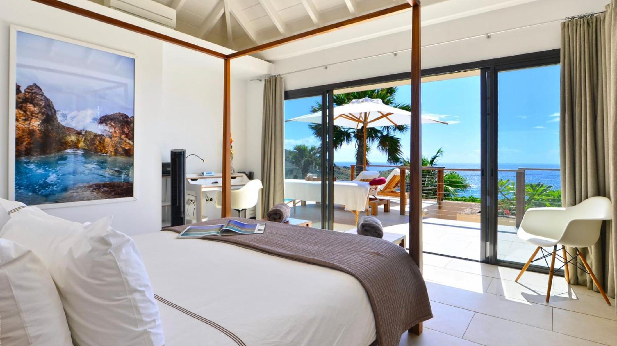 Open-Plan Villa with an Amazing View