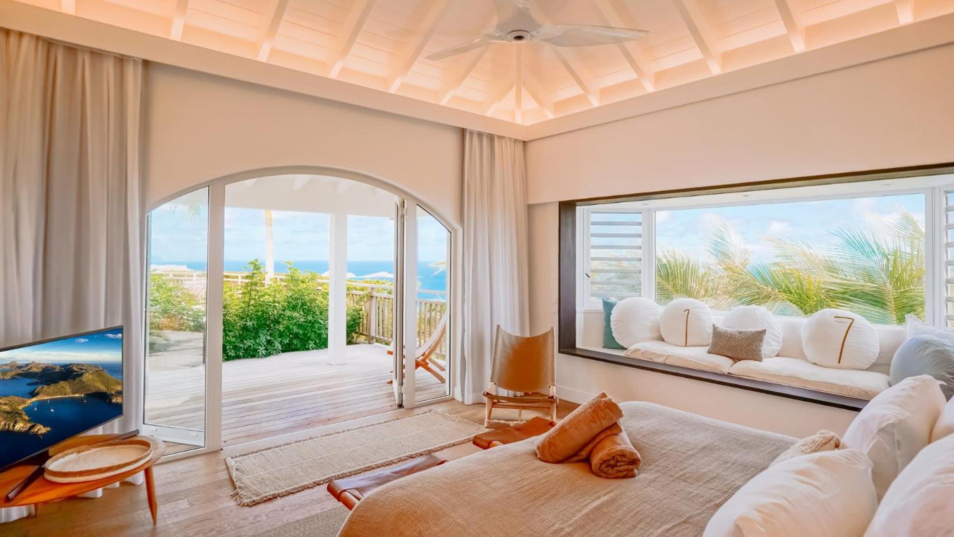 Villa with Classic Island-Inspired Architecture