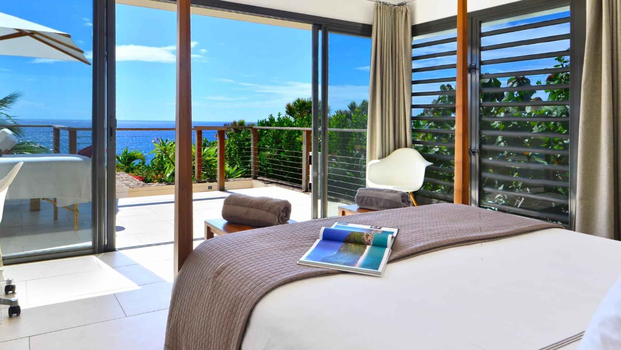 Open-Plan Villa with an Amazing View
