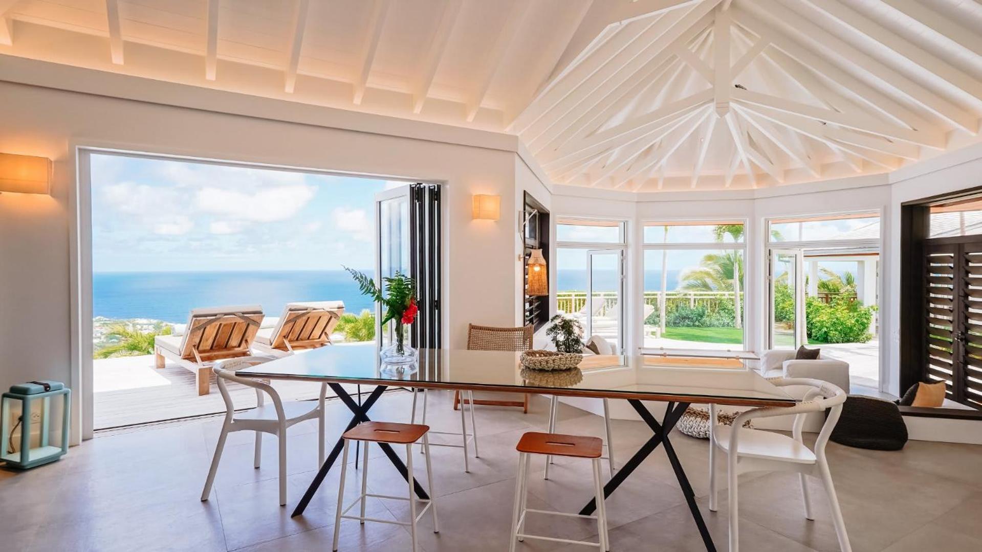 Villa with Classic Island-Inspired Architecture