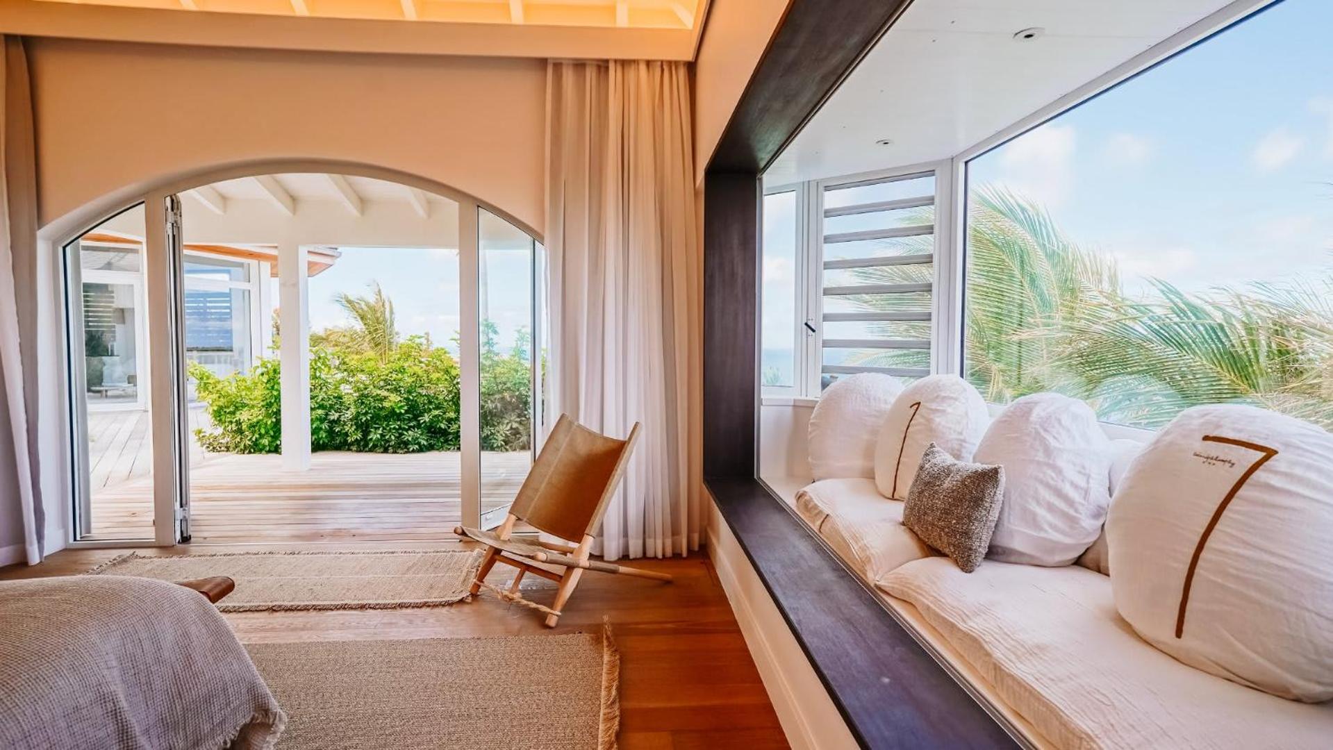 Villa with Classic Island-Inspired Architecture