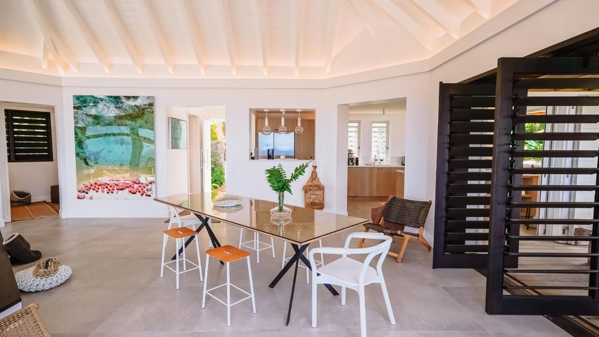Villa with Classic Island-Inspired Architecture