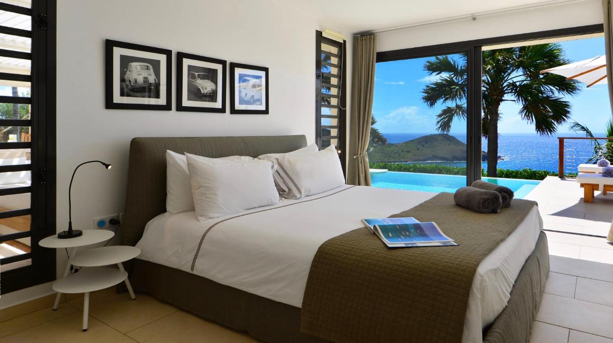 Open-Plan Villa with an Amazing View