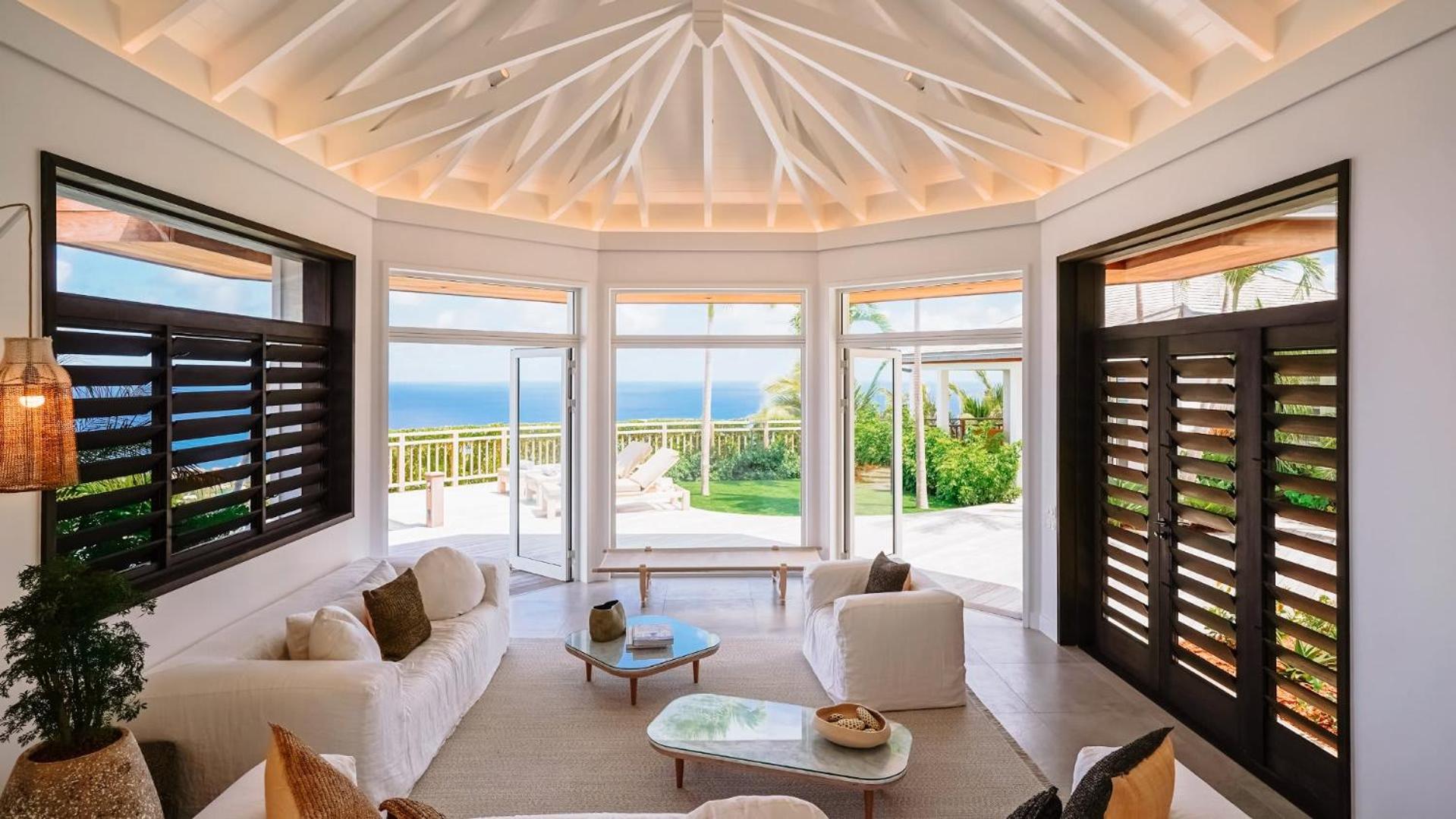 Villa with Classic Island-Inspired Architecture