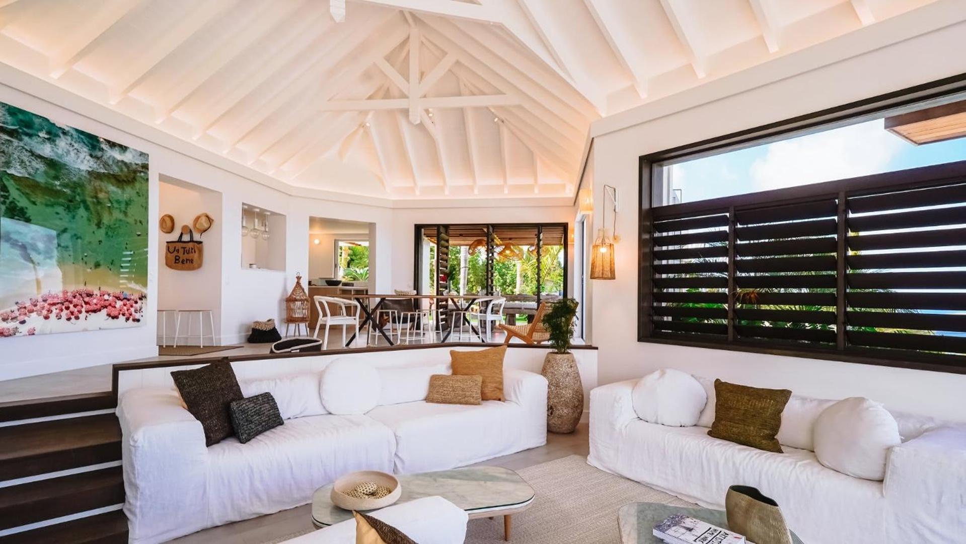 Villa with Classic Island-Inspired Architecture