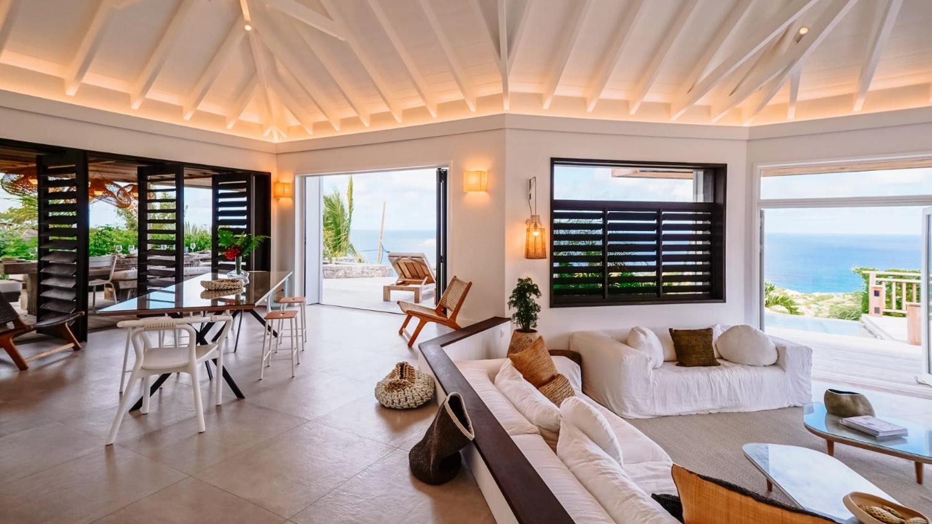 Villa with Classic Island-Inspired Architecture