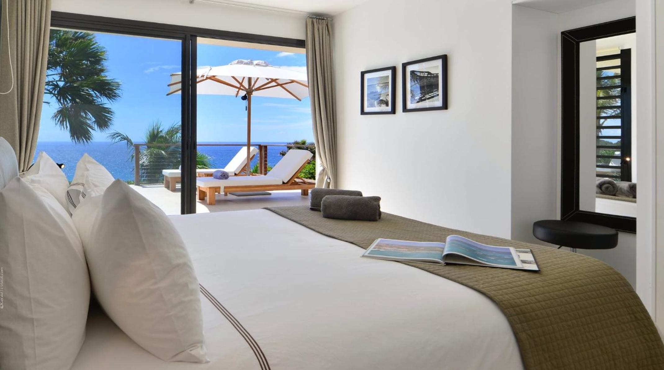 Open-Plan Villa with an Amazing View