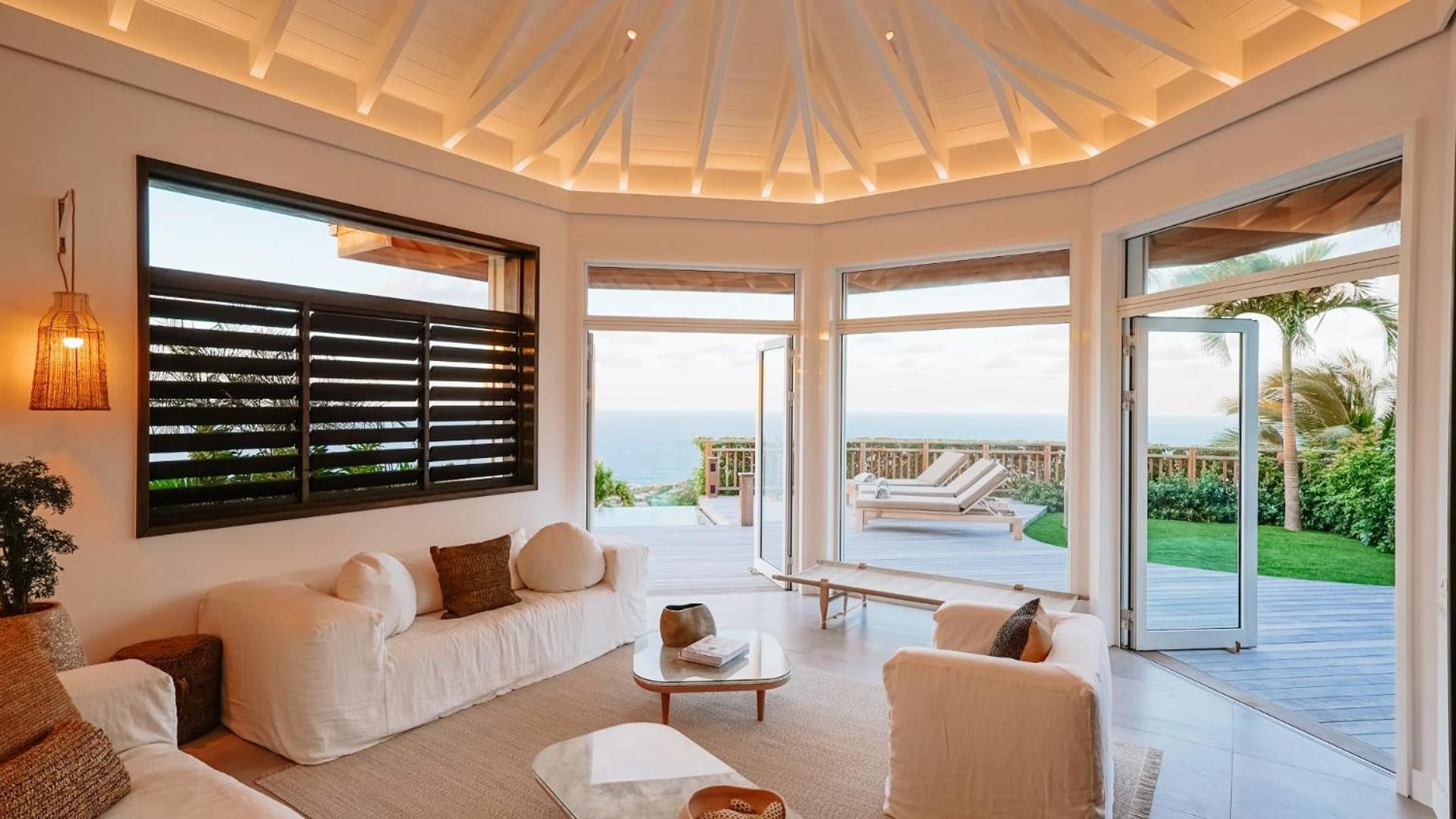 Villa with Classic Island-Inspired Architecture