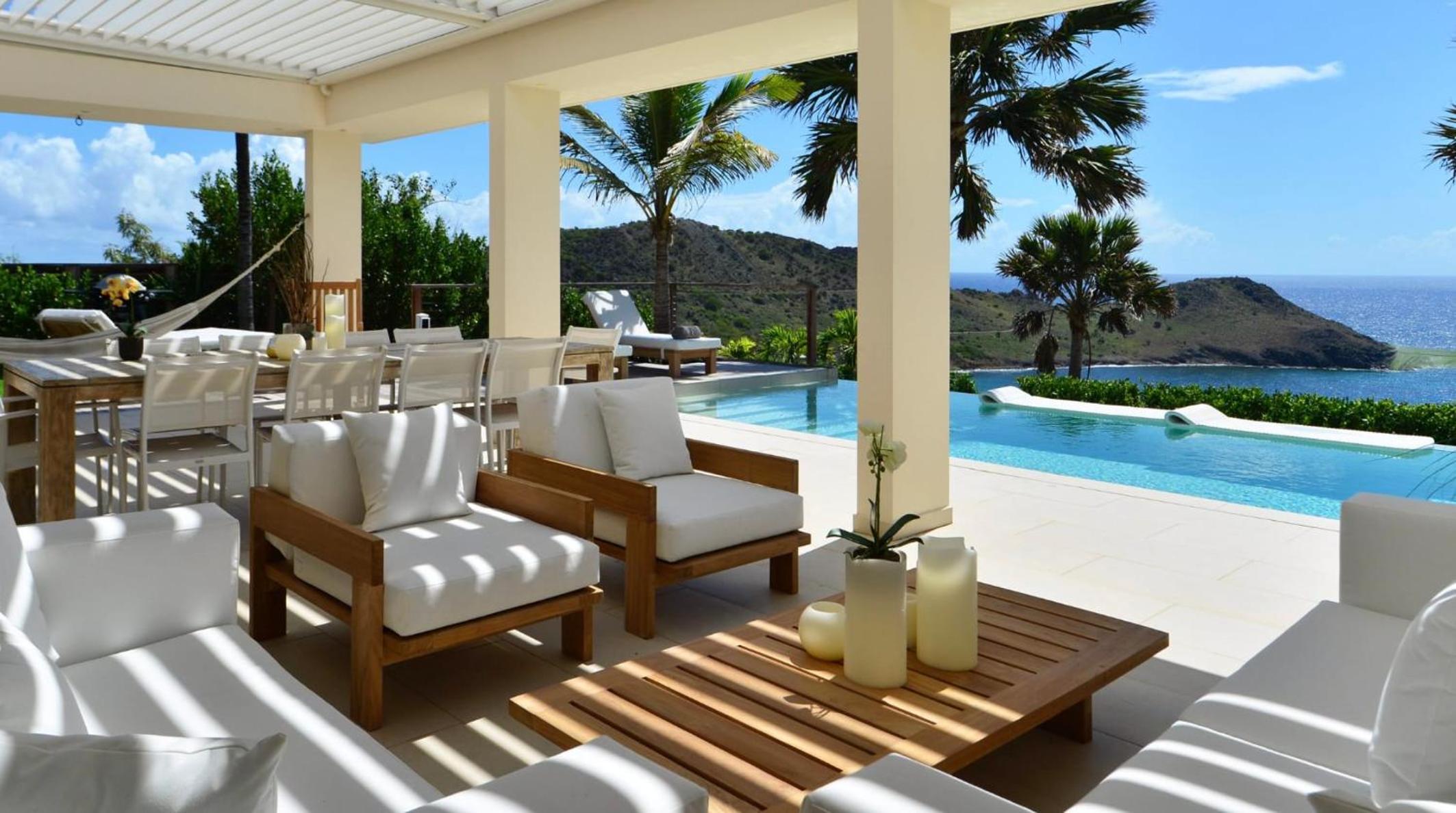 Open-Plan Villa with an Amazing View