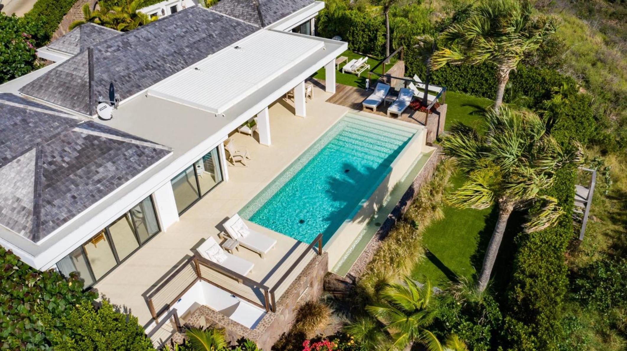 Open-Plan Villa with an Amazing View