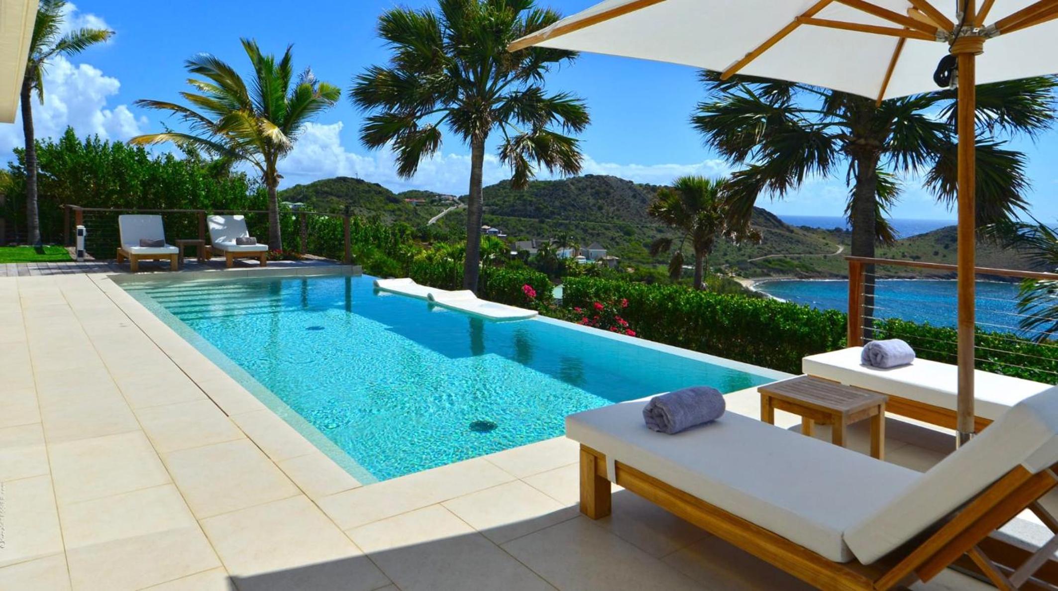 Open-Plan Villa with an Amazing View