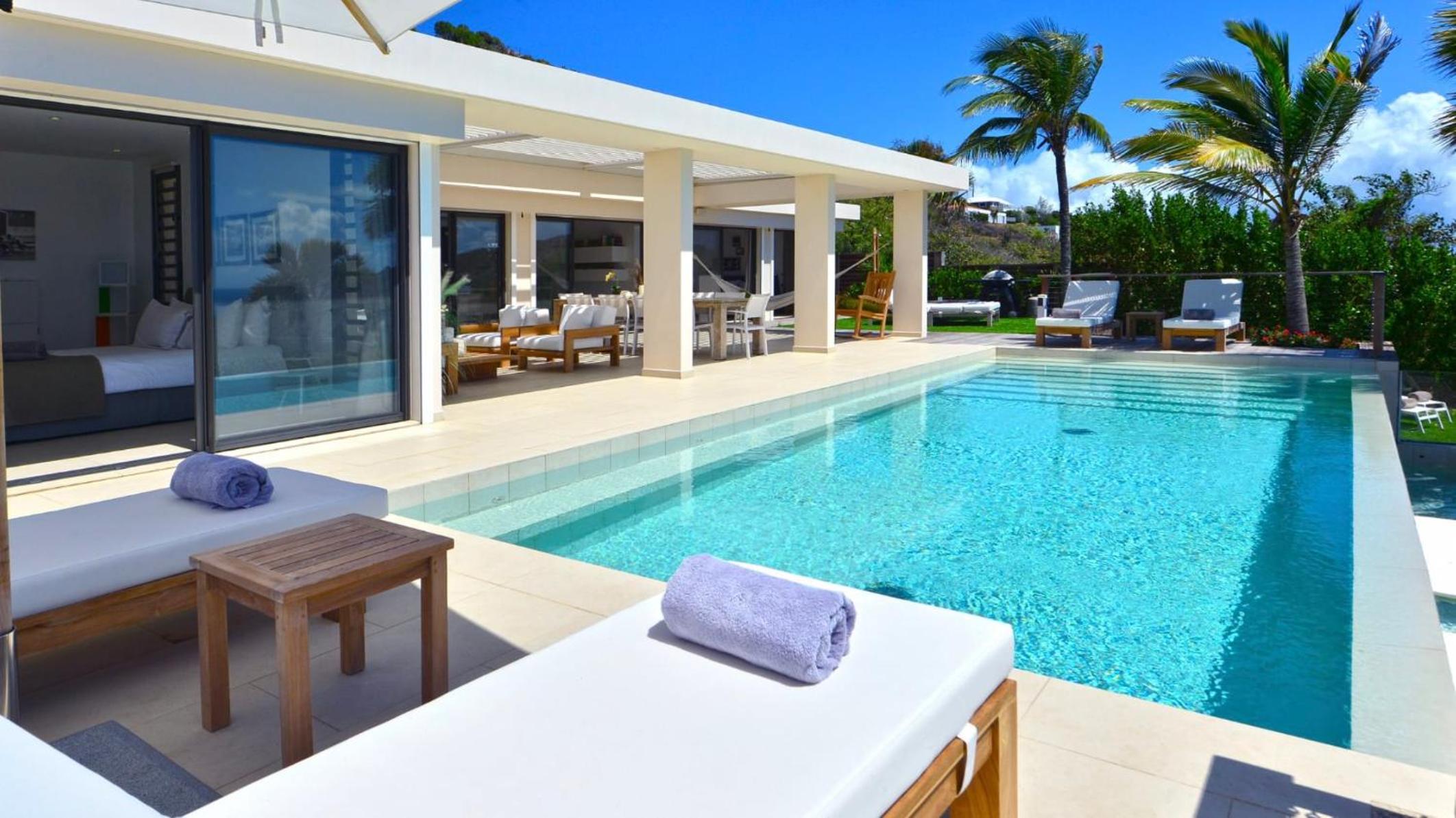 Open-Plan Villa with an Amazing View