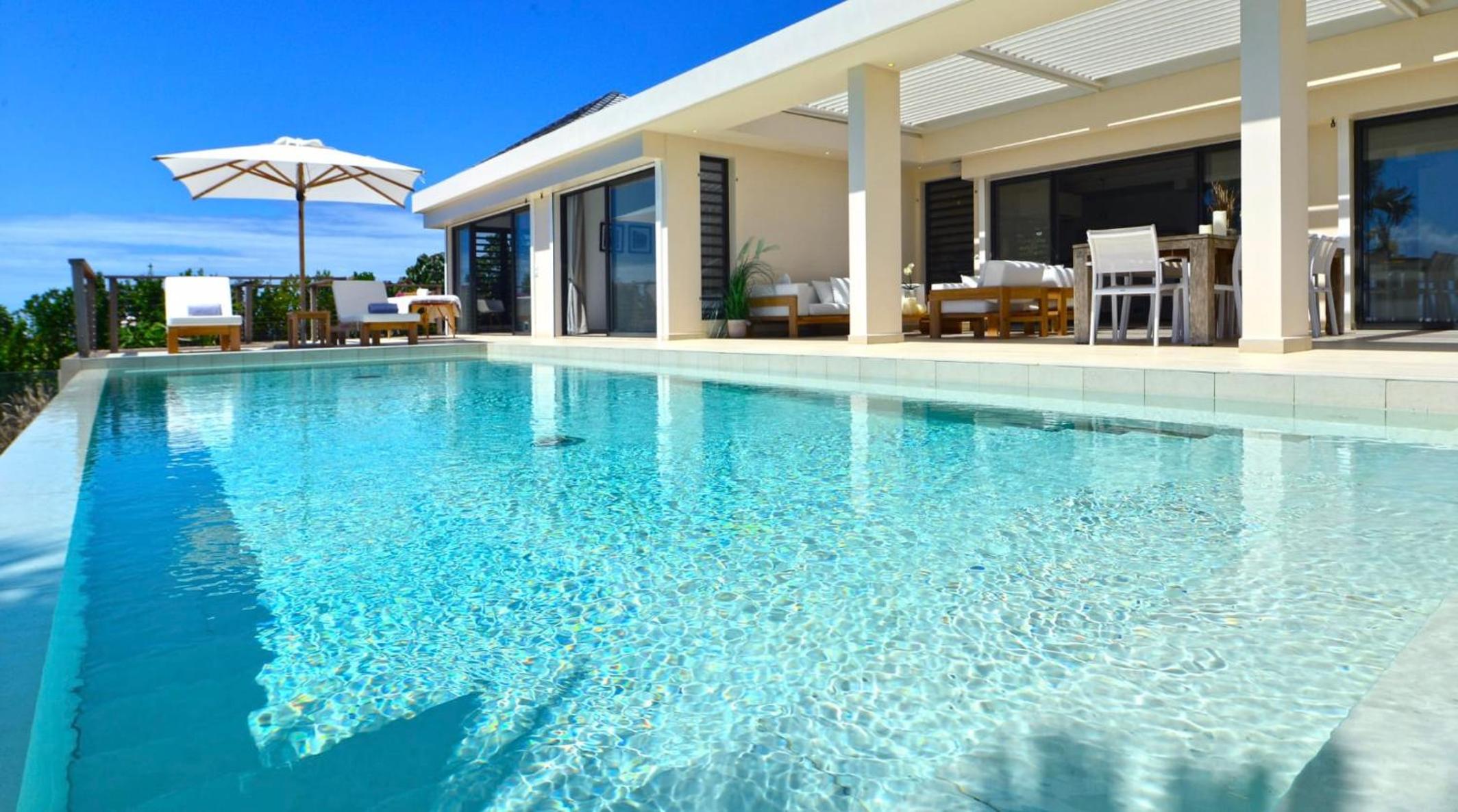 Open-Plan Villa with an Amazing View