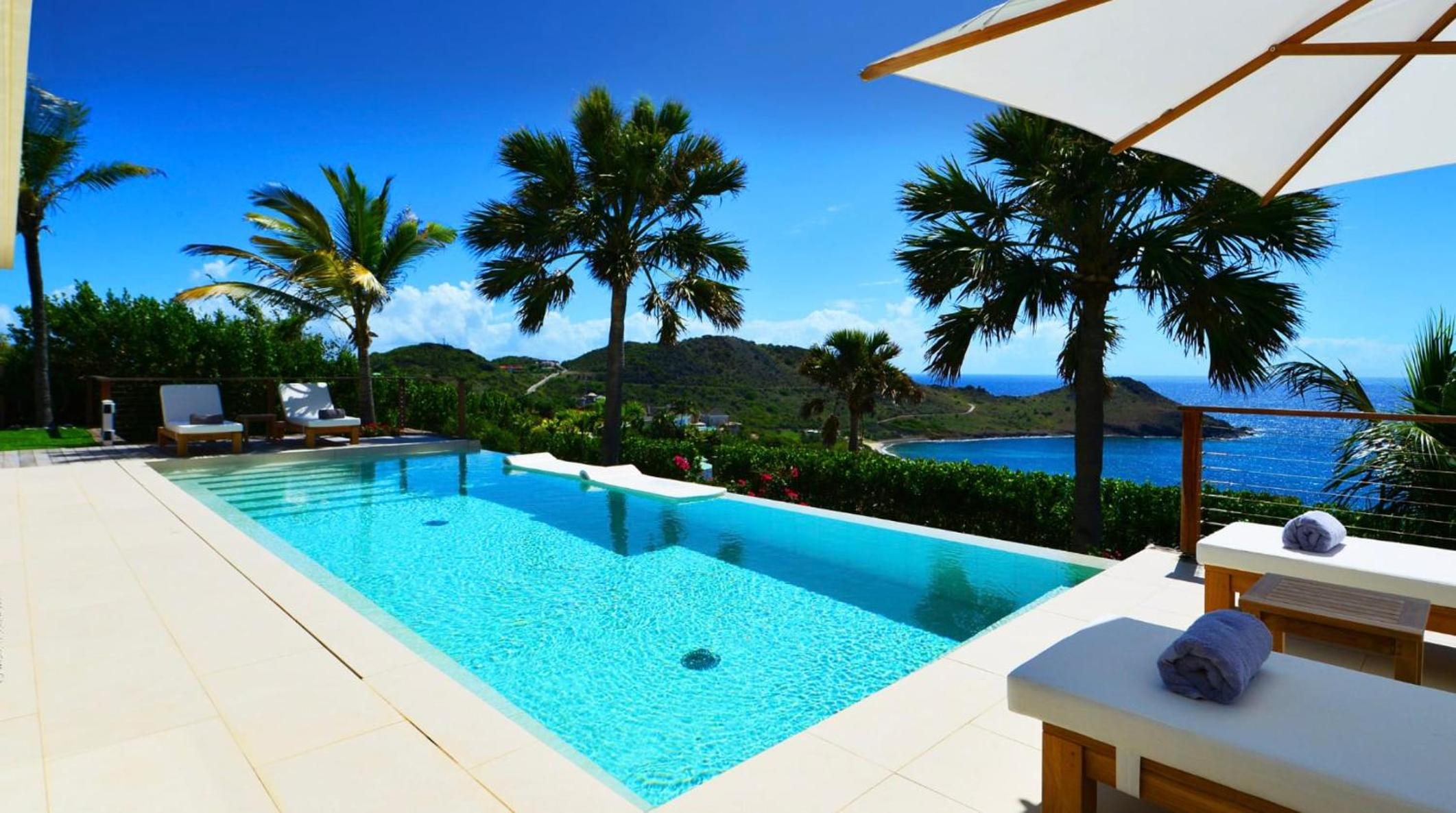 Open-Plan Villa with an Amazing View