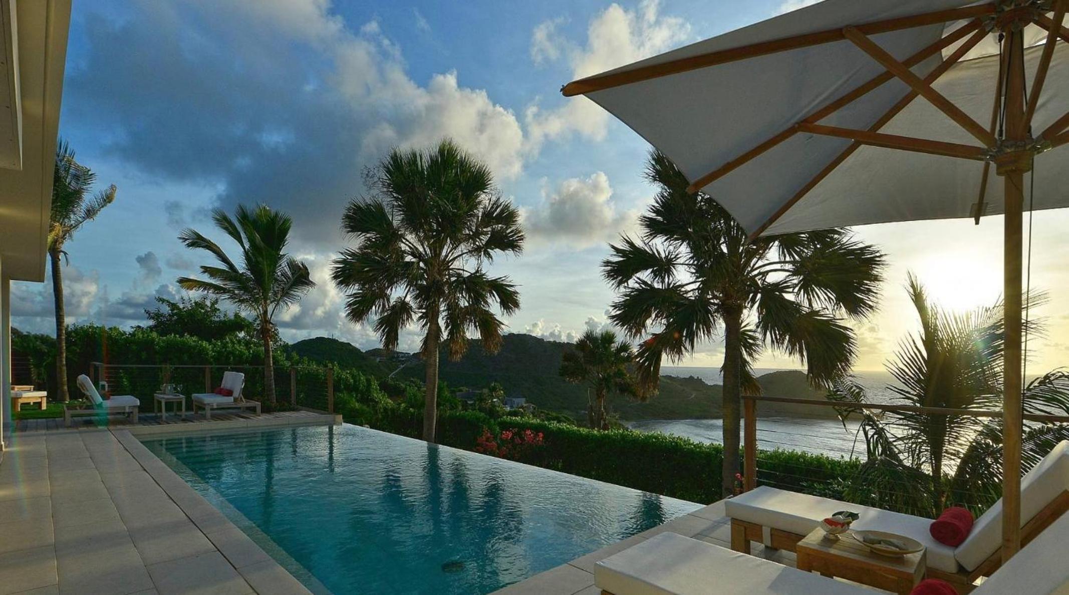 Open-Plan Villa with an Amazing View