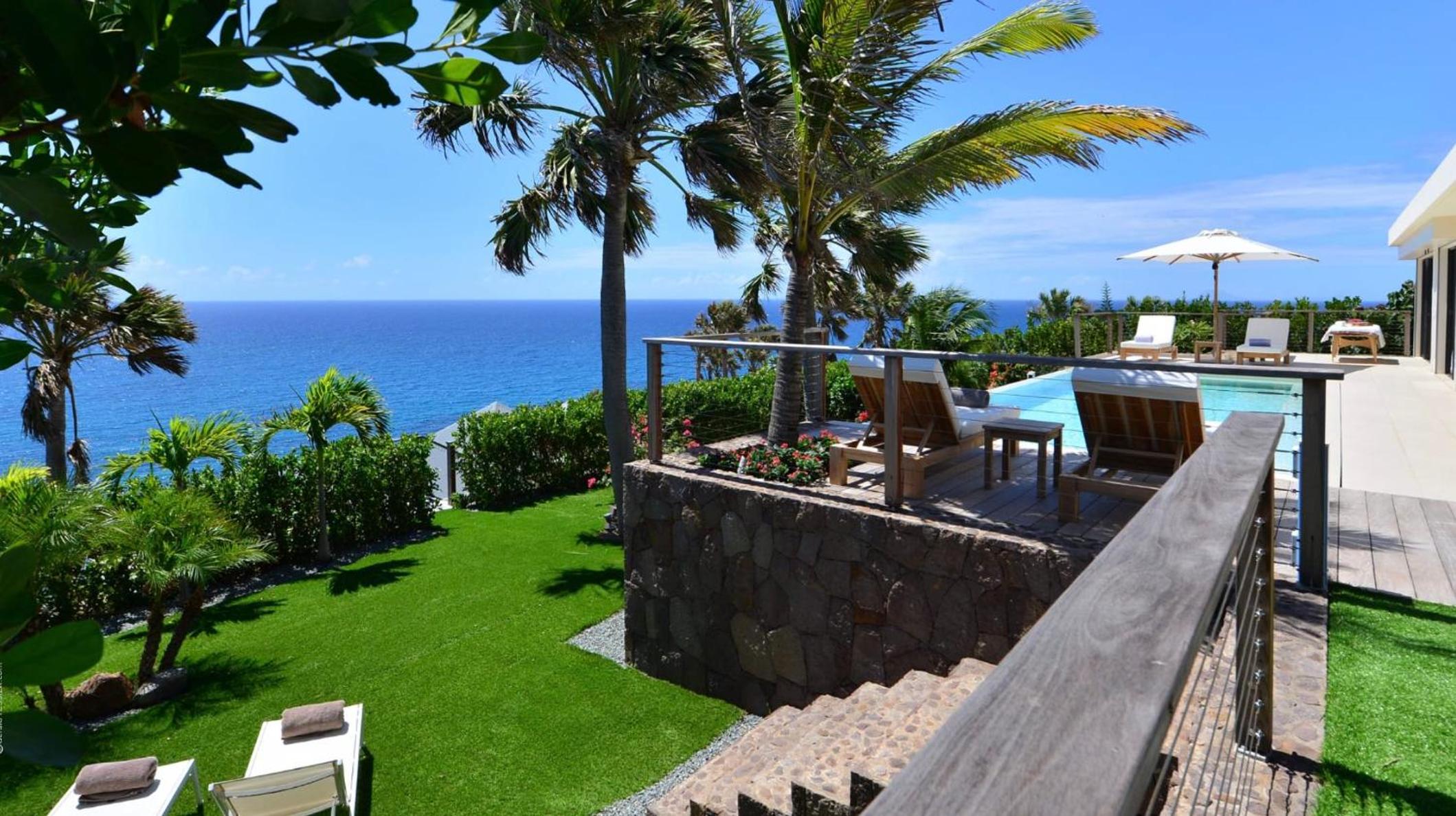 Open-Plan Villa with an Amazing View