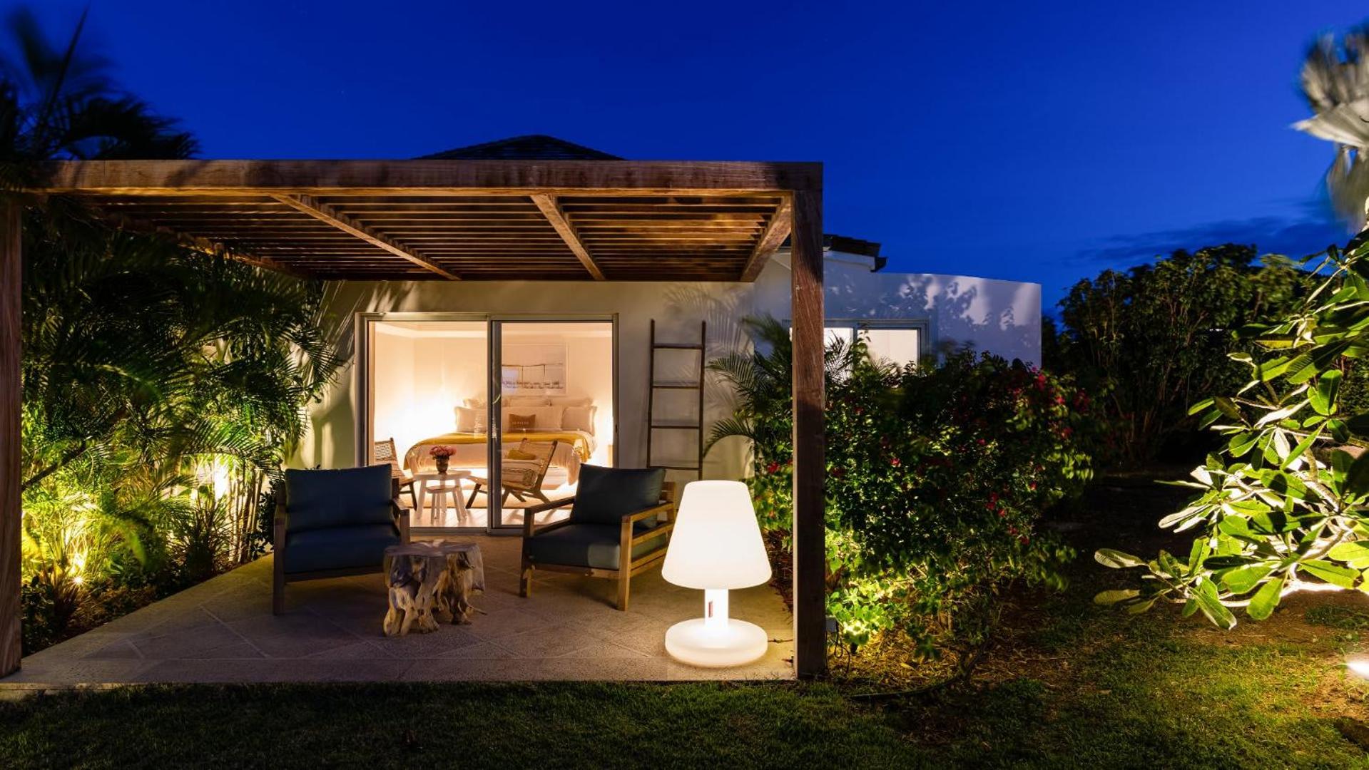 Bright Villa with Contemporary Style