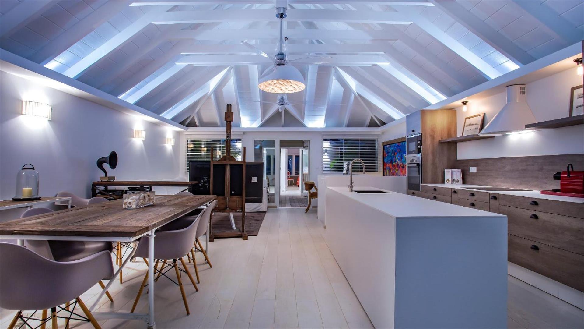 Beautiful Apartment Facing the Harbor