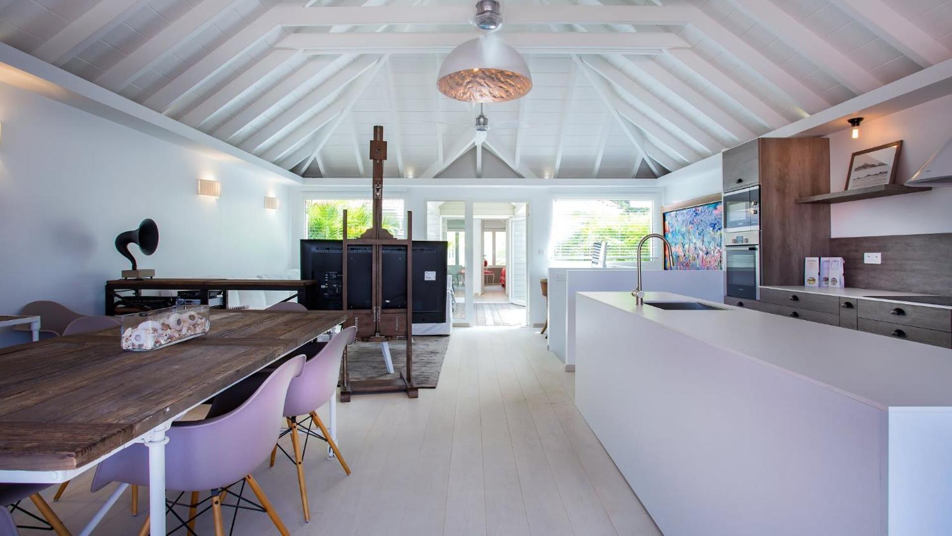 Beautiful Apartment Facing the Harbor
