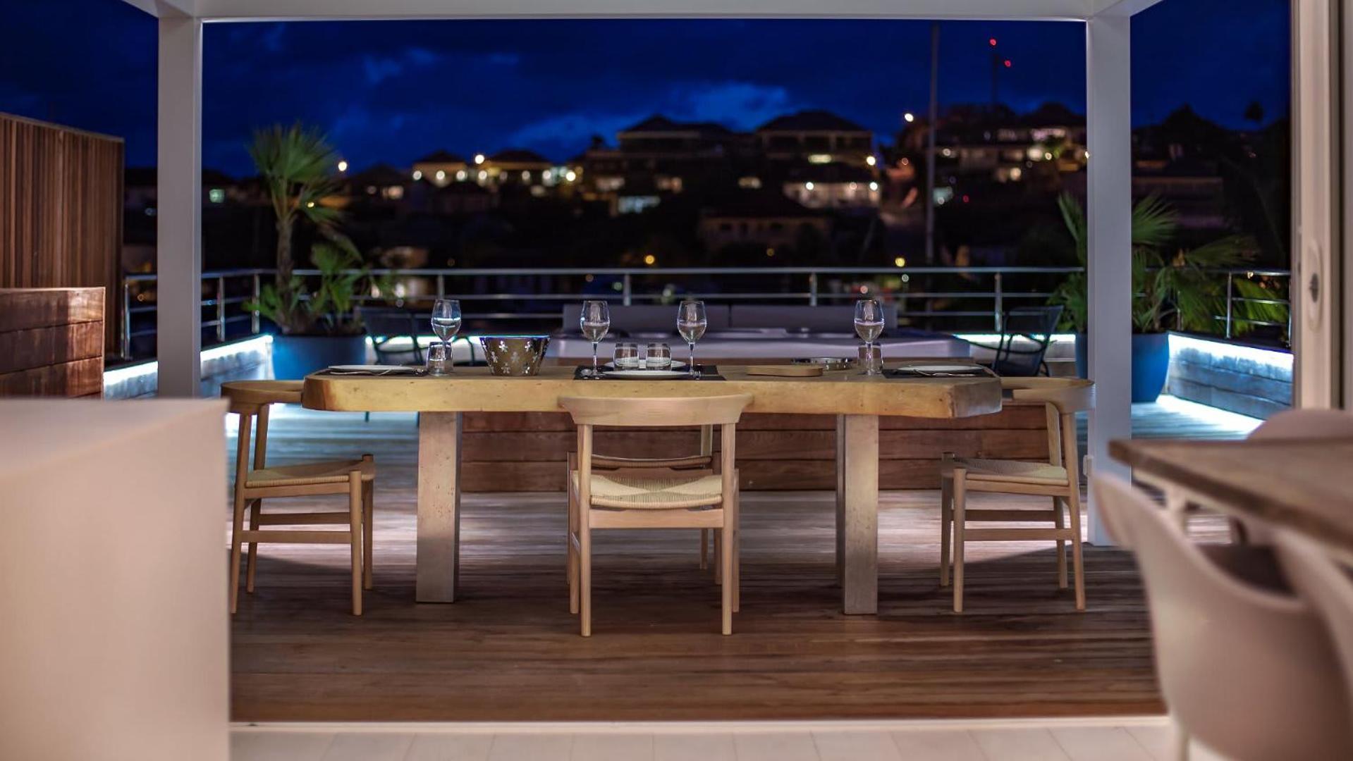 Beautiful Apartment Facing the Harbor