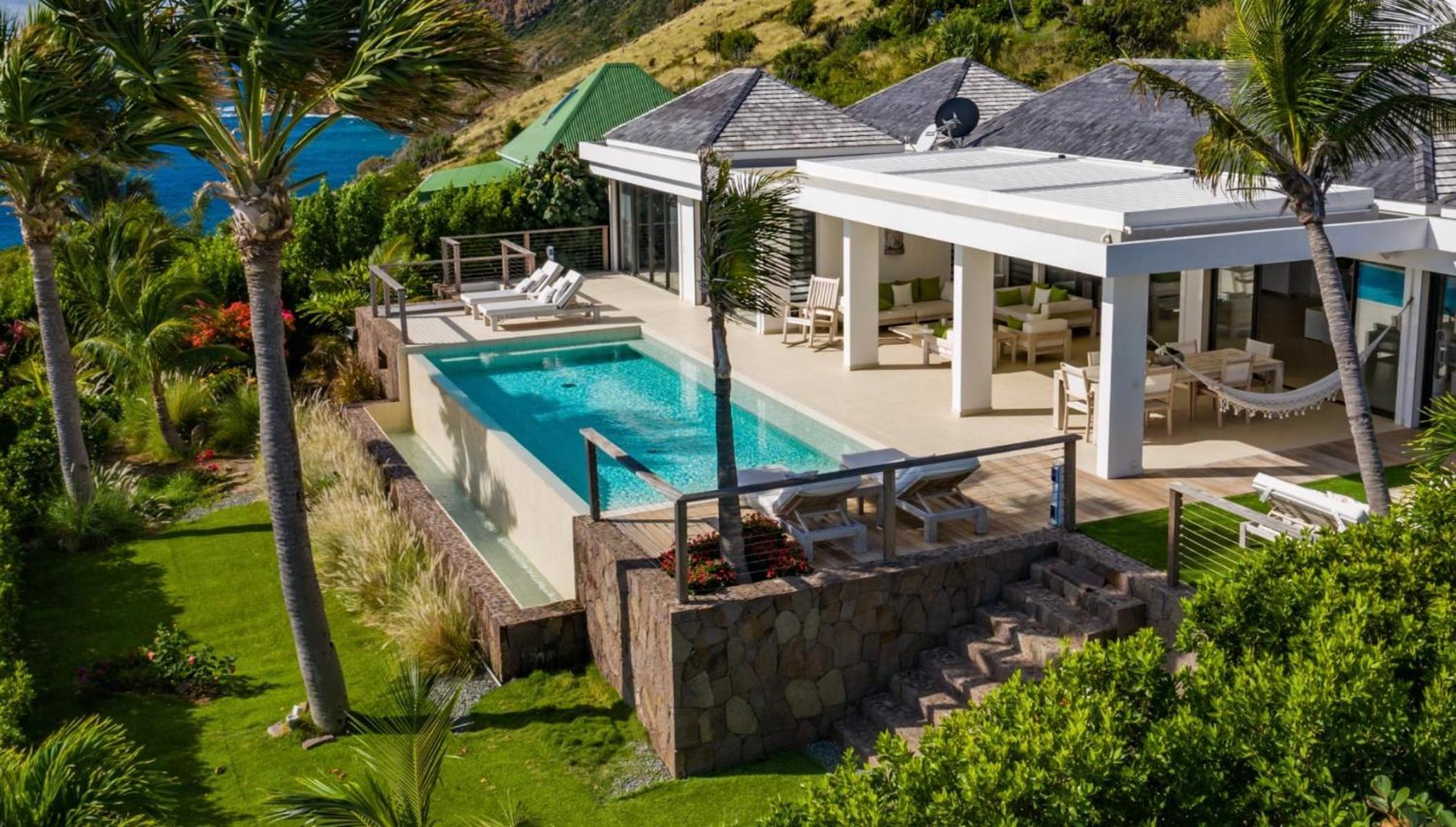 Open-Plan Villa with an Amazing View