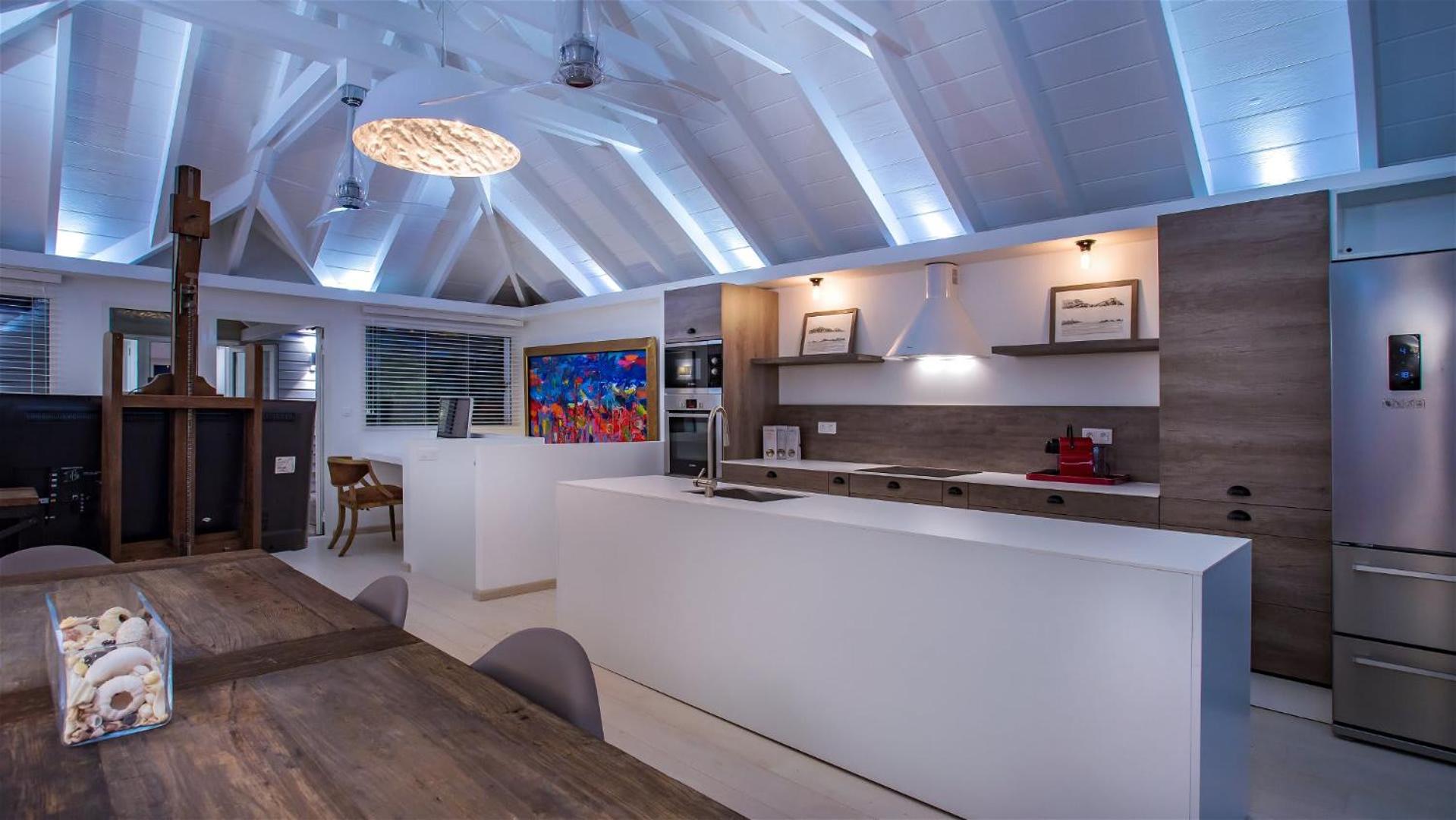 Beautiful Apartment Facing the Harbor