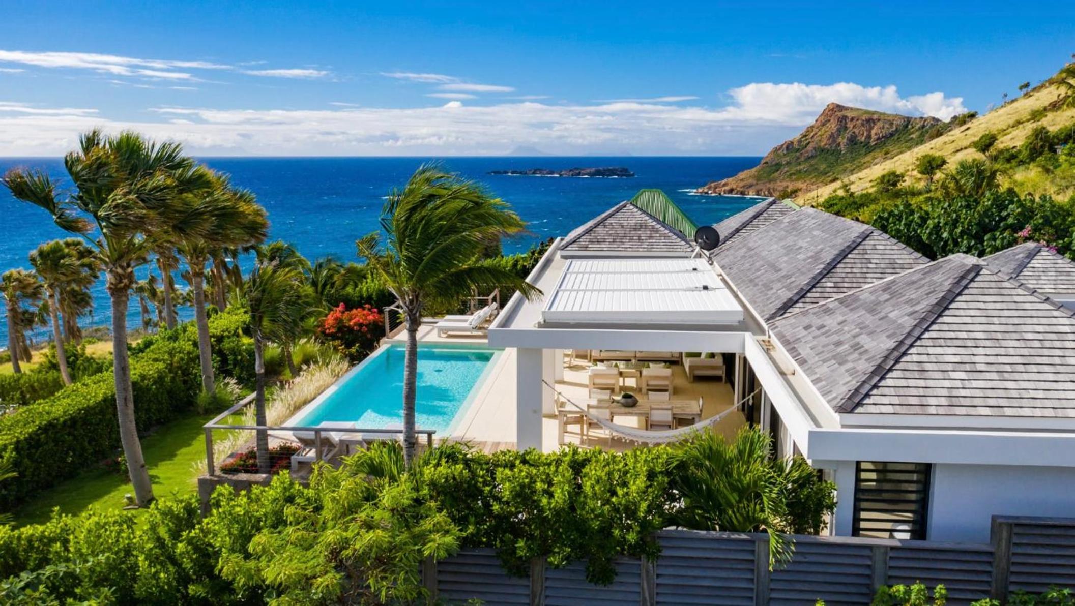 Open-Plan Villa with an Amazing View