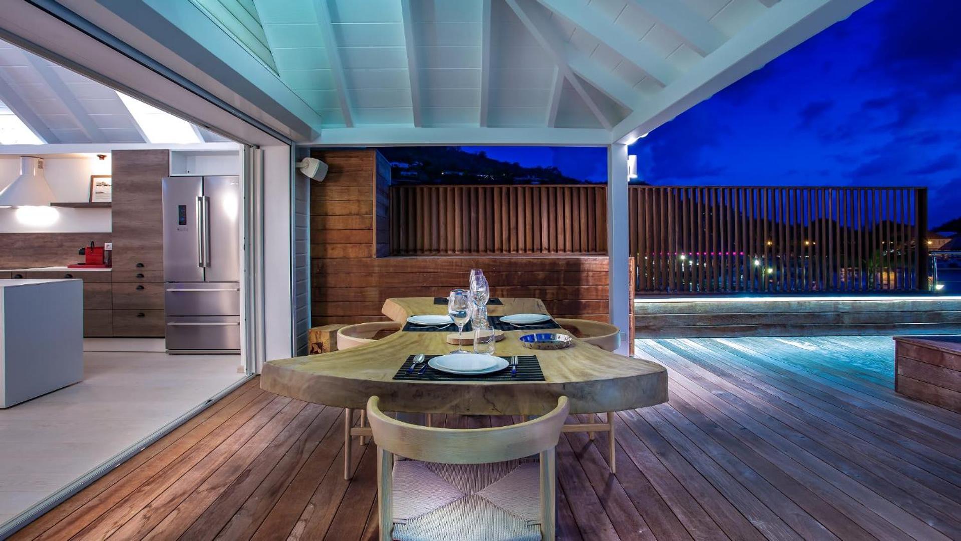 Beautiful Apartment Facing the Harbor