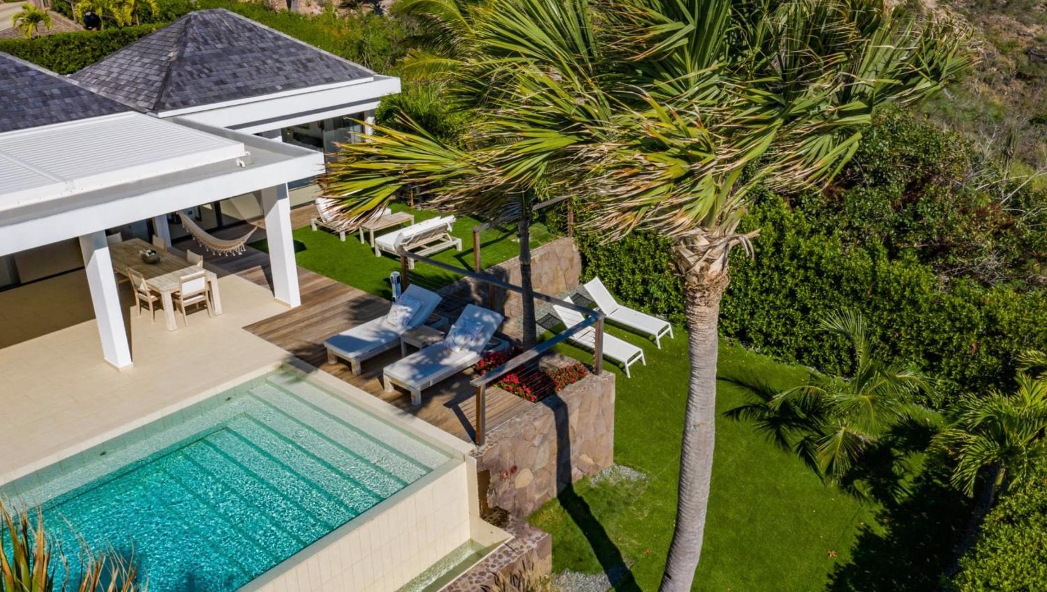 Open-Plan Villa with an Amazing View