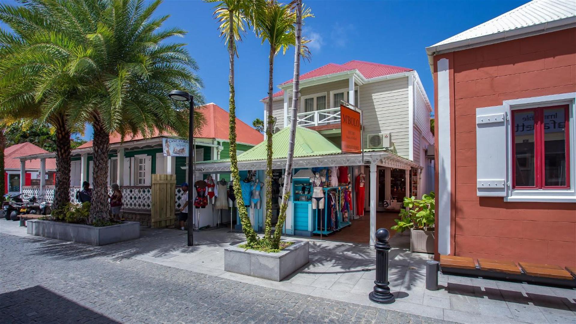 Beautiful Apartment Facing the Harbor