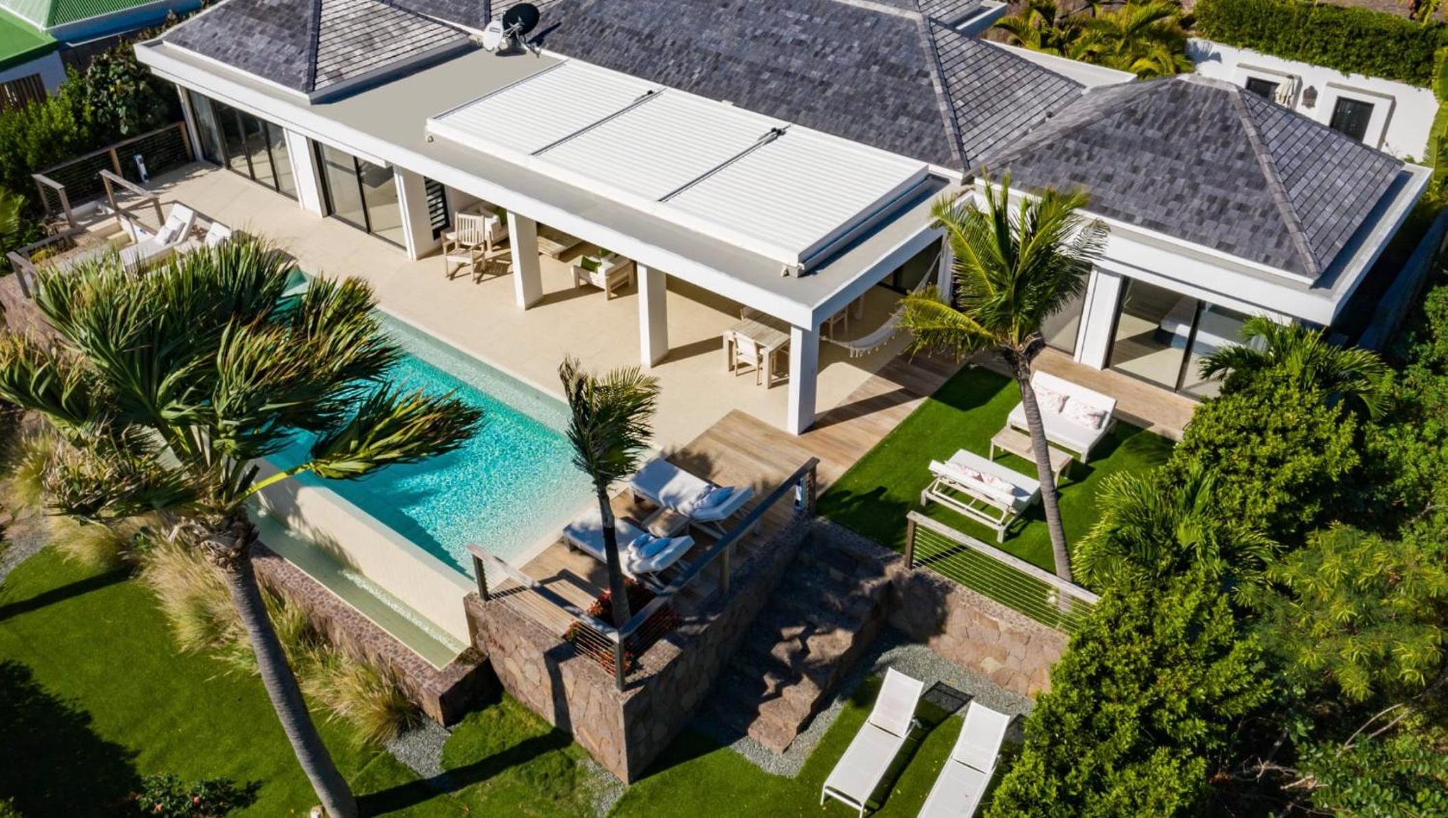 Open-Plan Villa with an Amazing View
