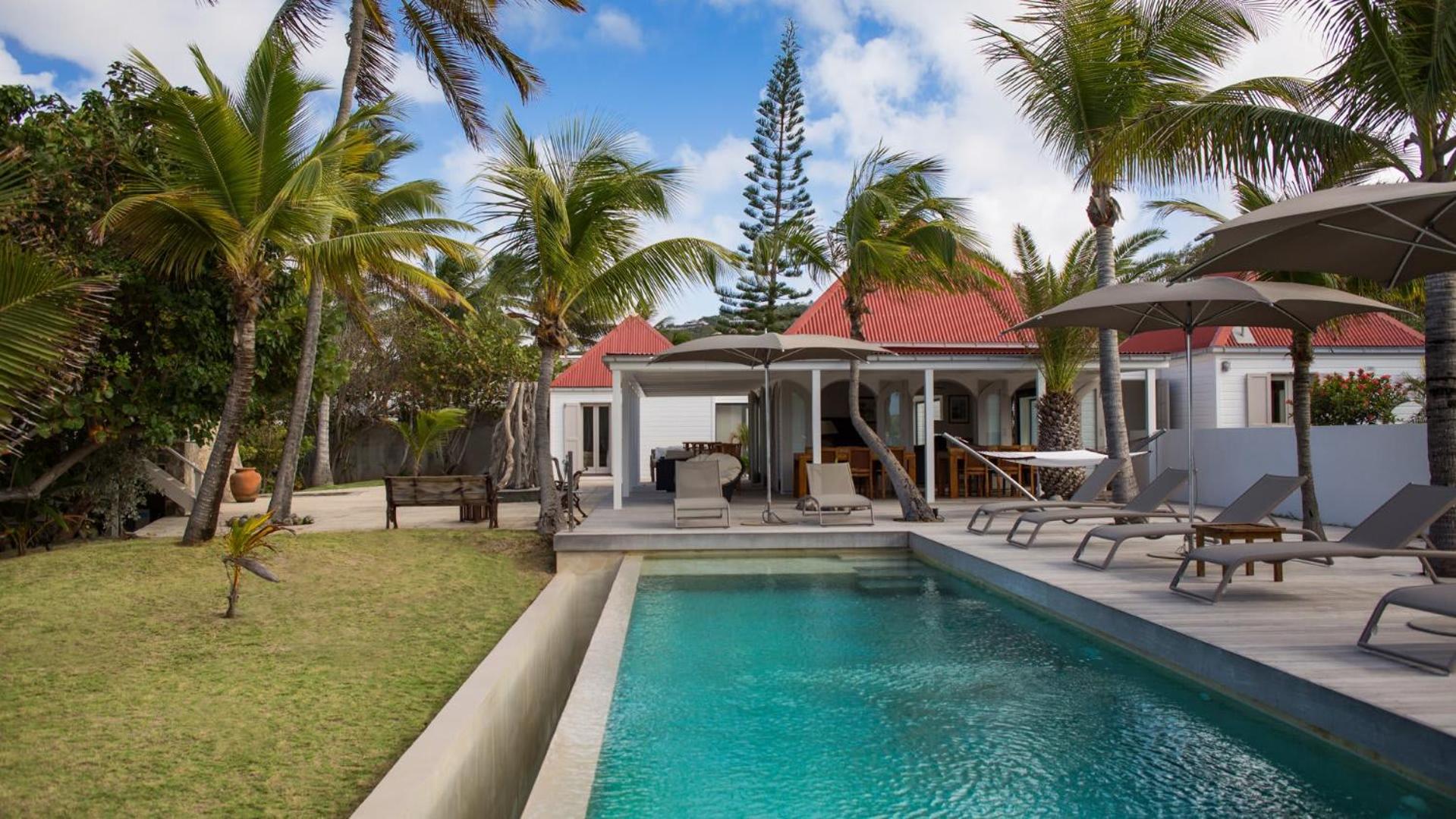 Magnificent Villa Located on the Famous Beach