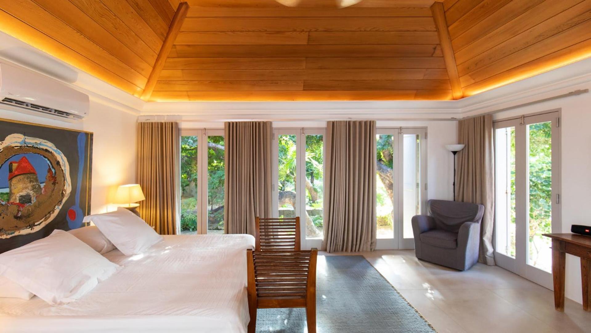 Magnificent Villa Located on the Famous Beach