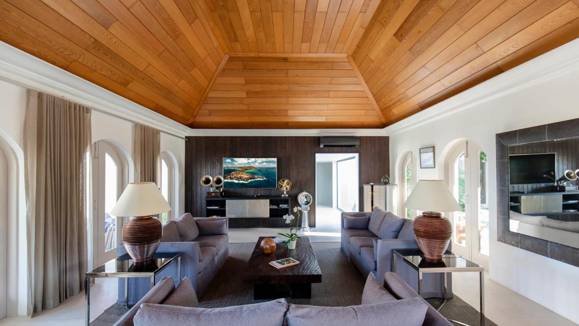 Magnificent Villa Located on the Famous Beach