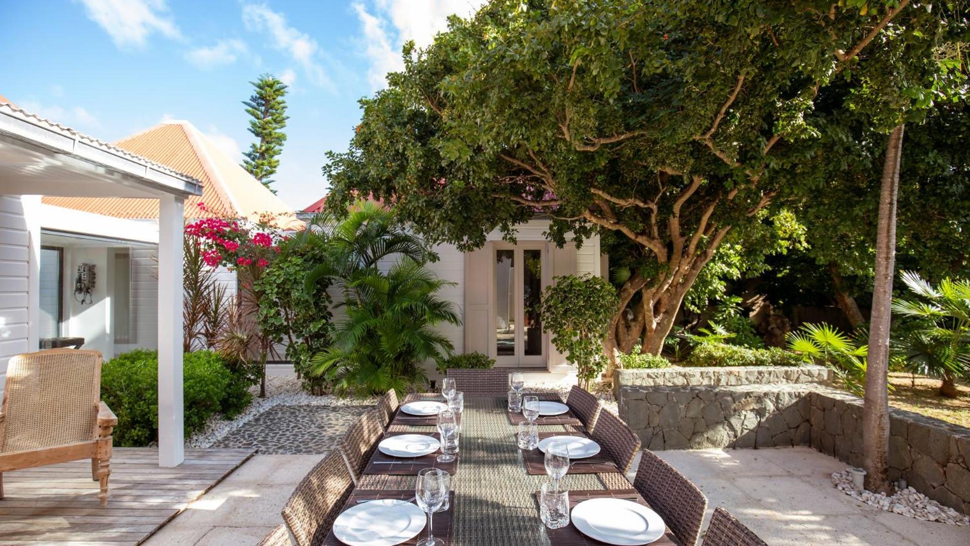 Magnificent Villa Located on the Famous Beach