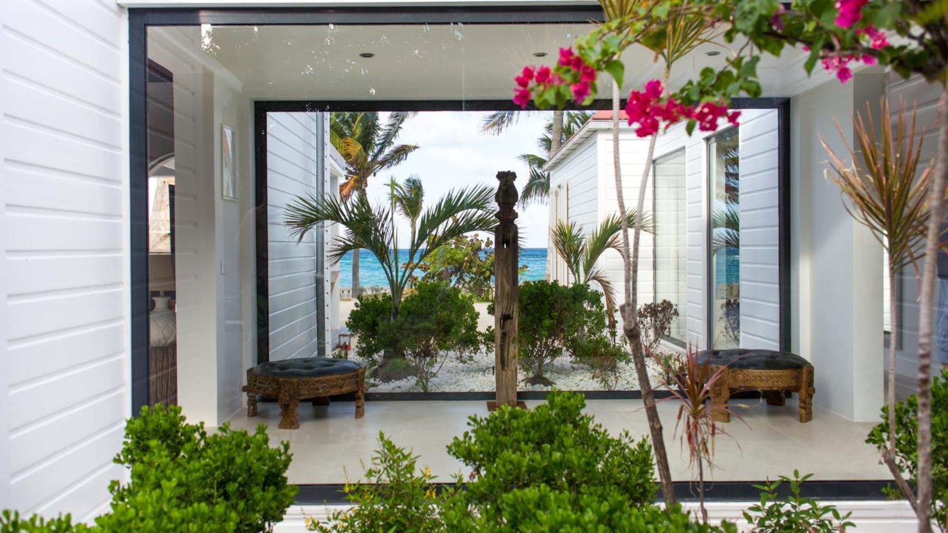 Magnificent Villa Located on the Famous Beach