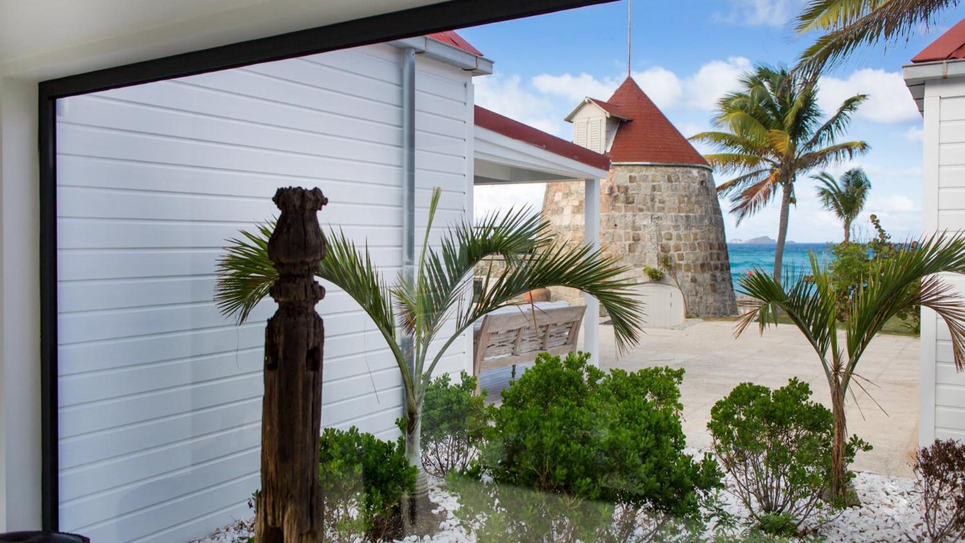 Magnificent Villa Located on the Famous Beach