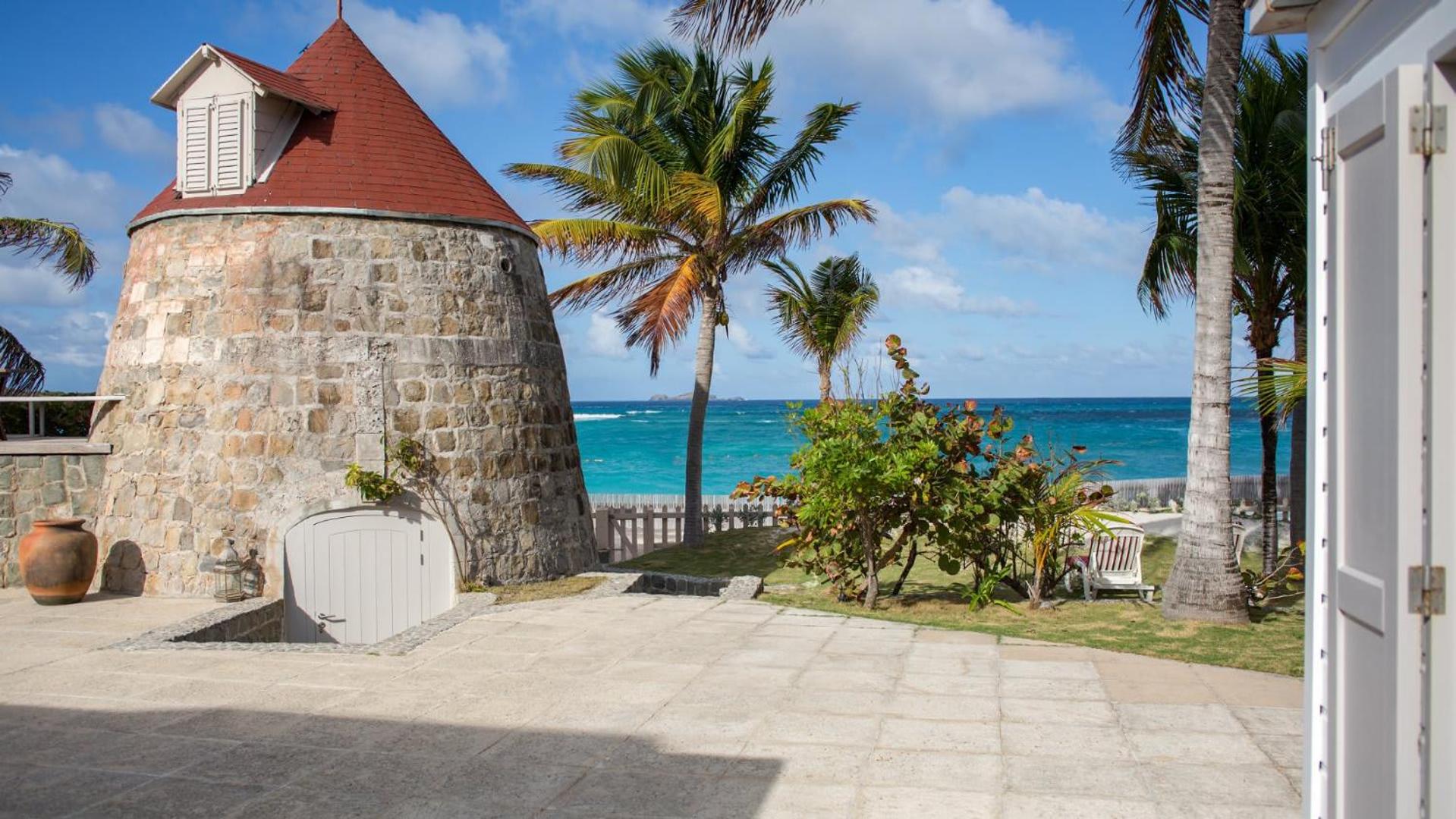 Magnificent Villa Located on the Famous Beach