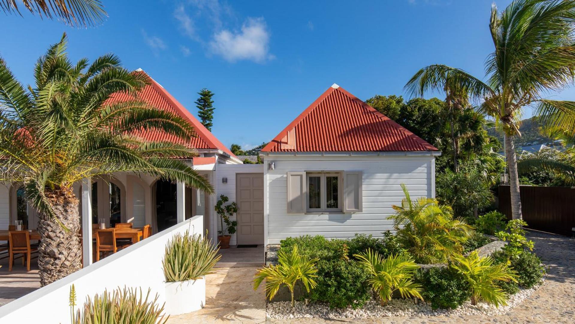 Magnificent Villa Located on the Famous Beach