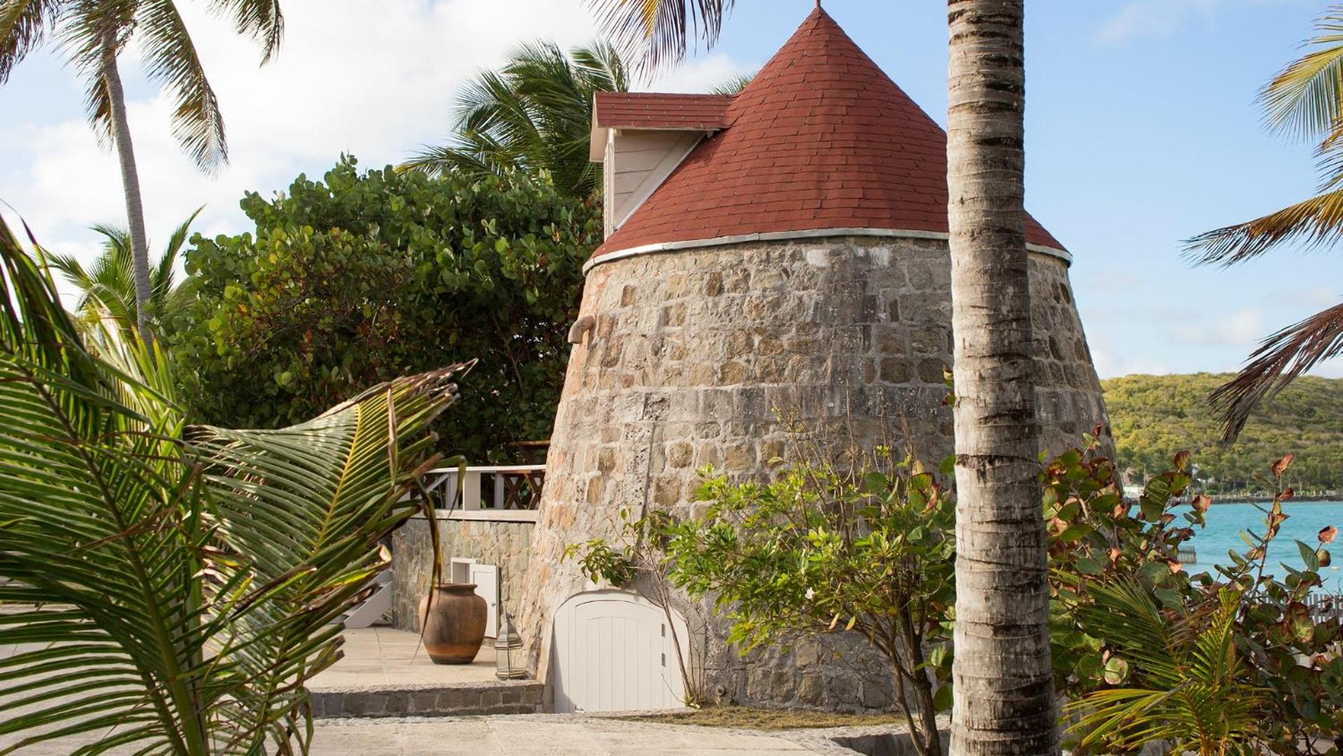 Magnificent Villa Located on the Famous Beach