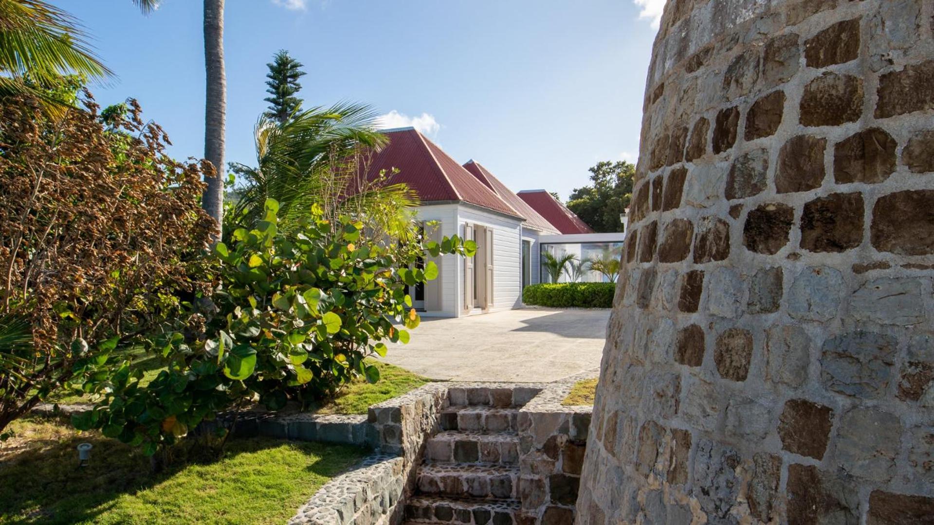 Magnificent Villa Located on the Famous Beach