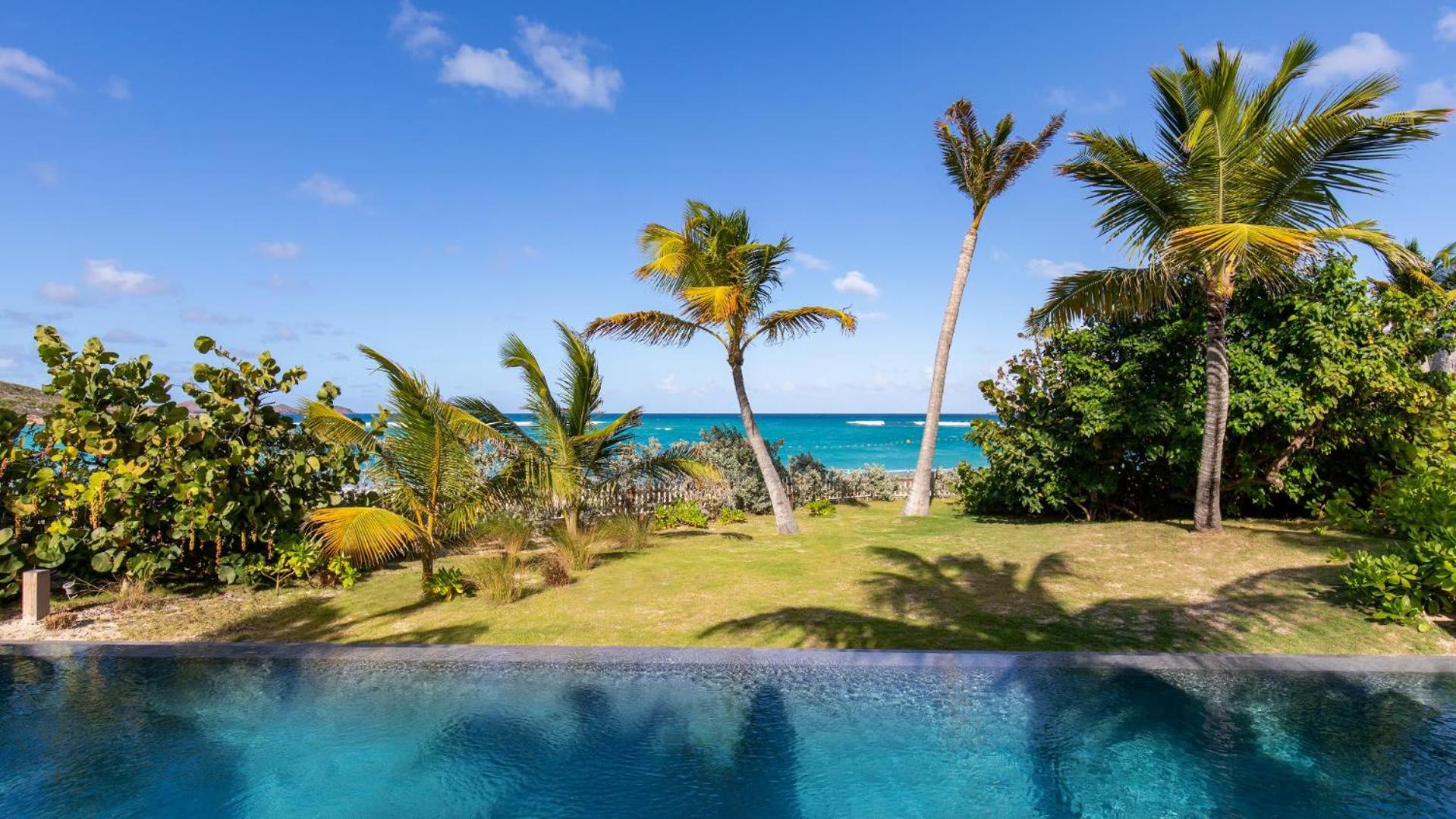 Magnificent Villa Located on the Famous Beach
