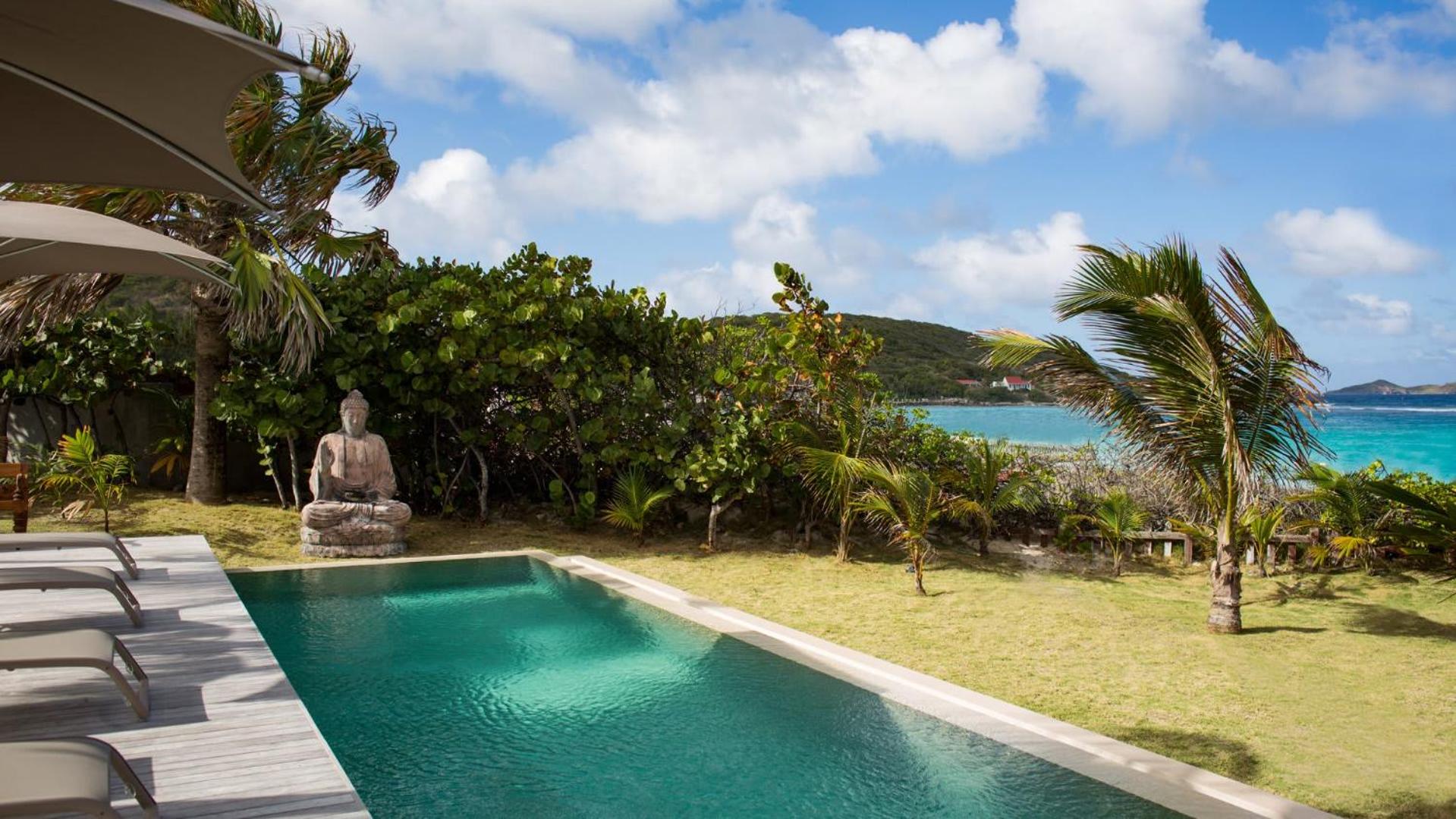 Magnificent Villa Located on the Famous Beach
