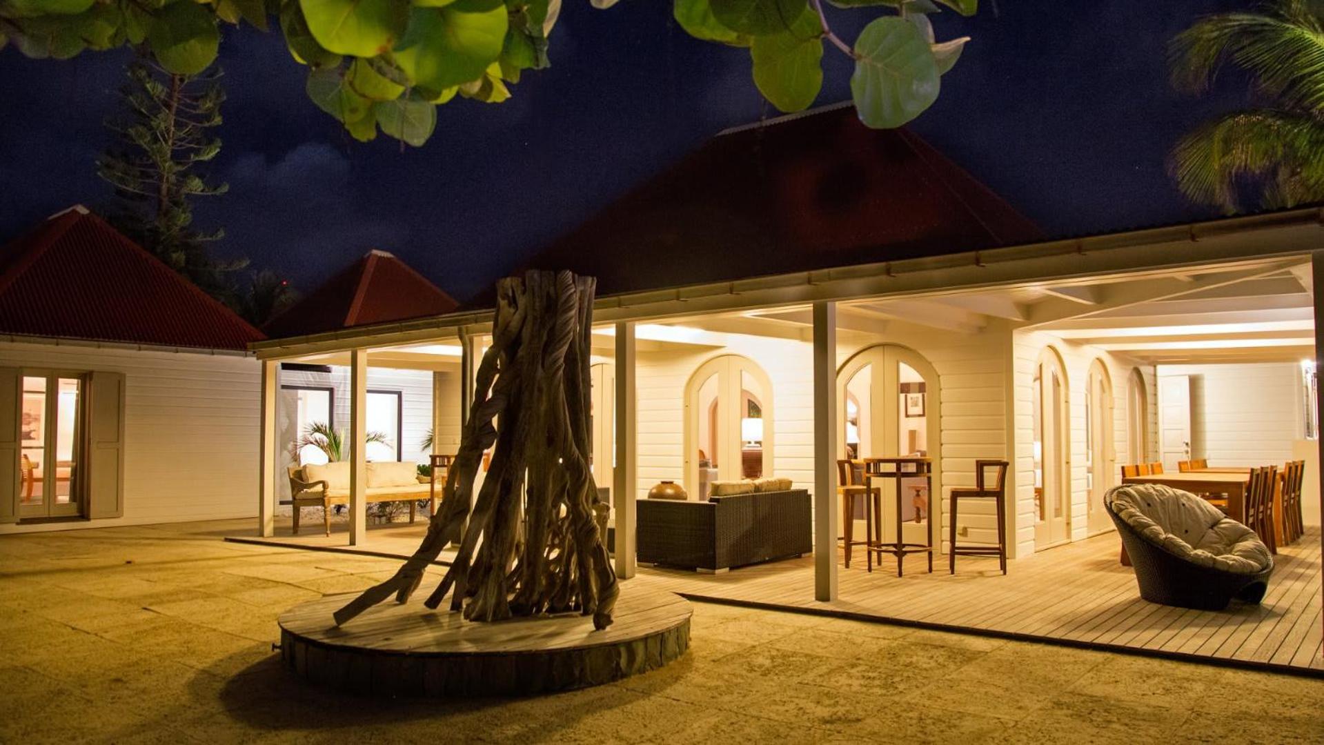 Magnificent Villa Located on the Famous Beach