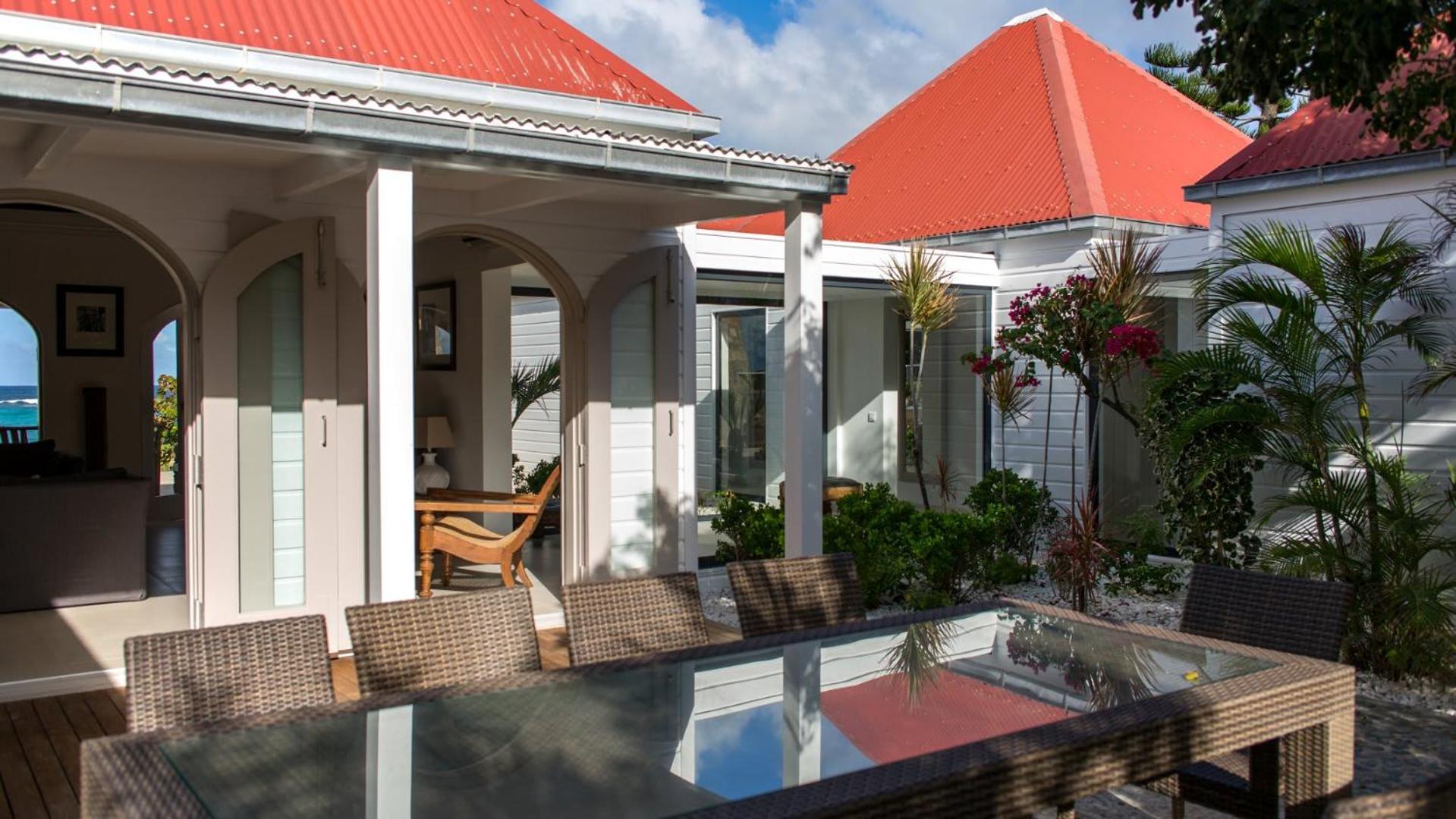 Magnificent Villa Located on the Famous Beach